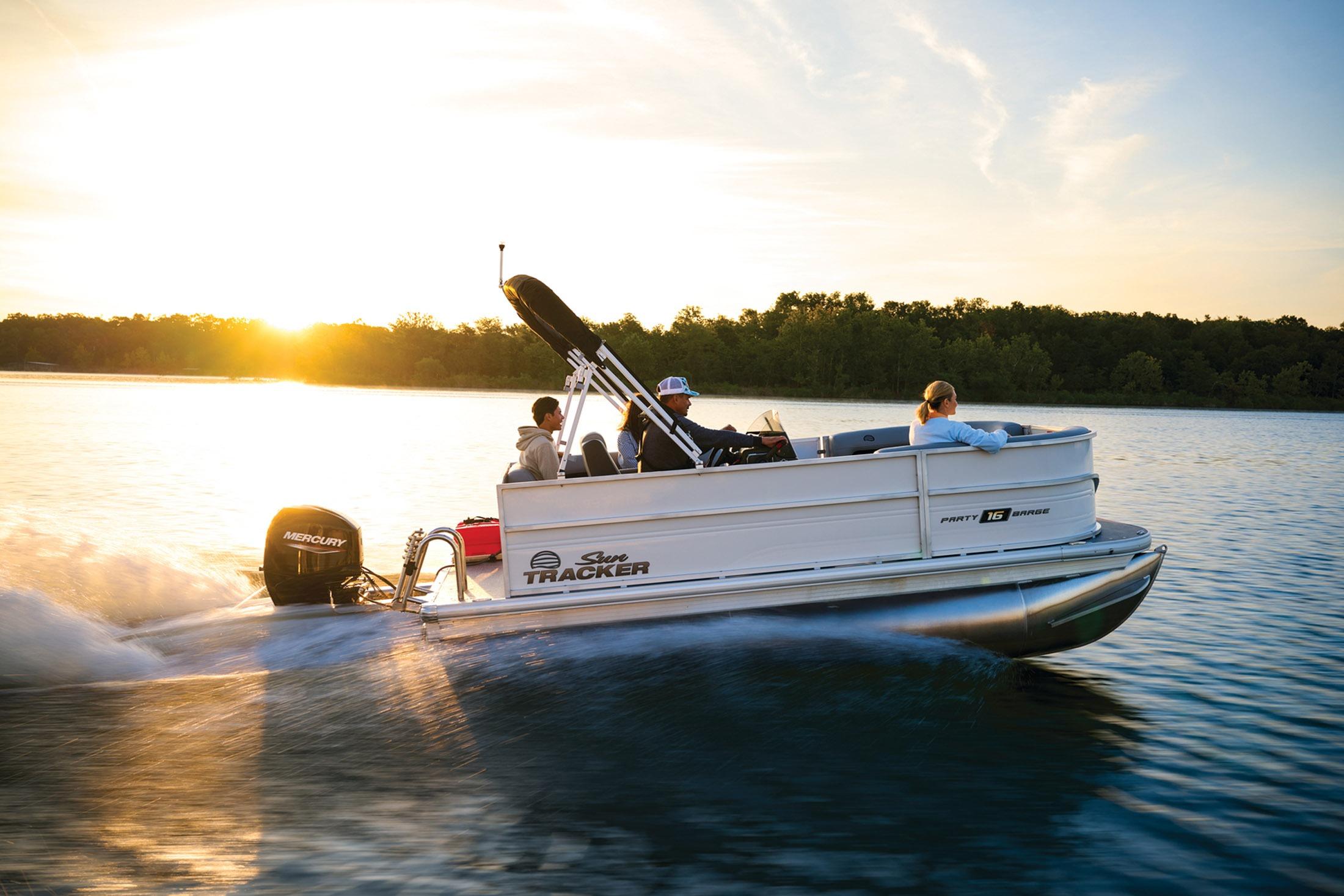 2026 Sun Tracker Party Barge 16 DLX