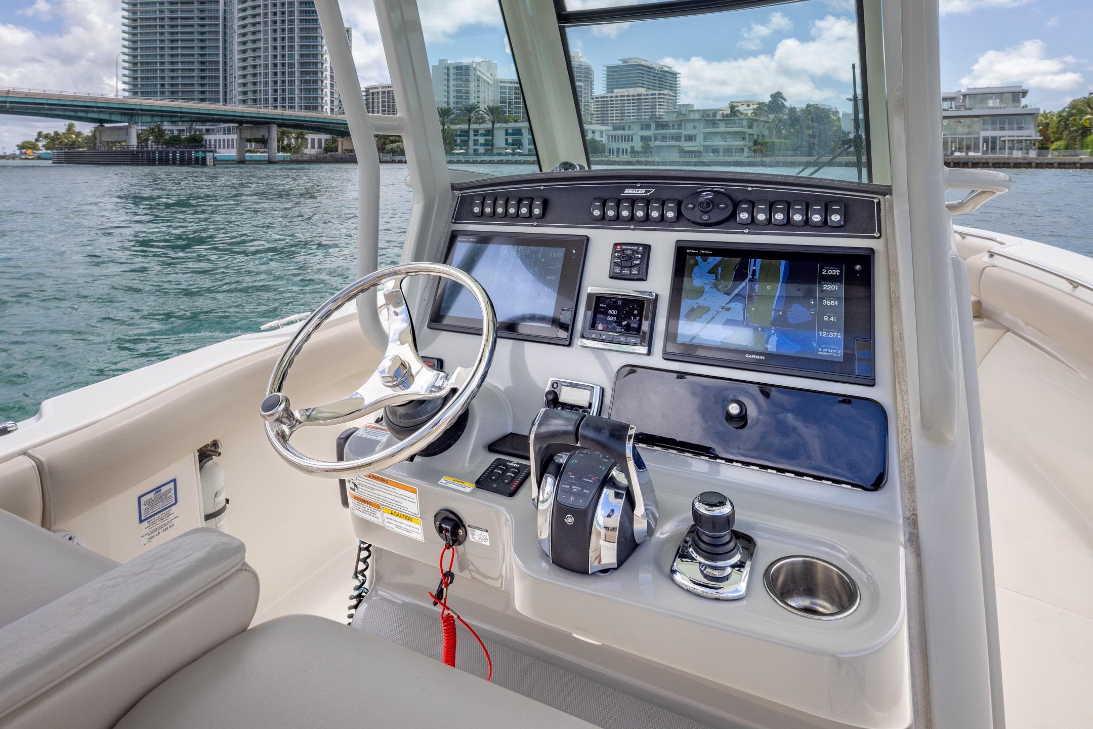 2016 Boston Whaler 280 Outrage helm with advanced navigation system and controls.