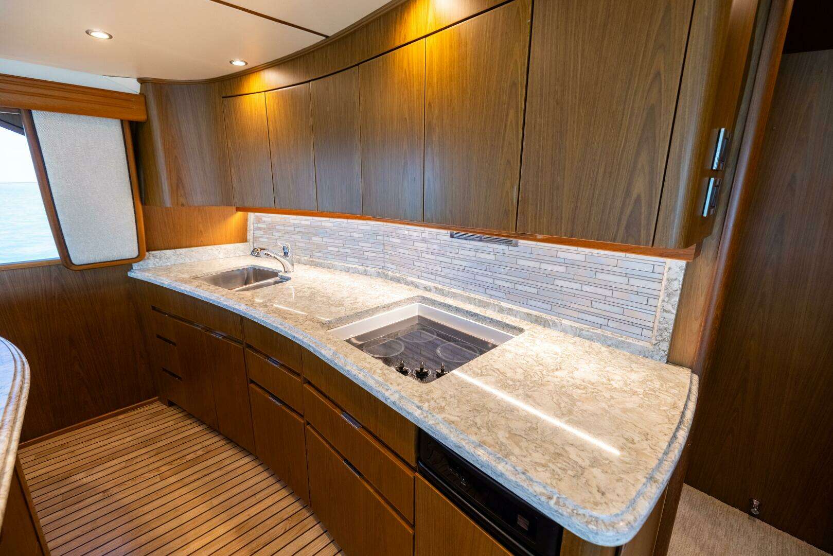 2011 Viking 70 Convertible - Image 51