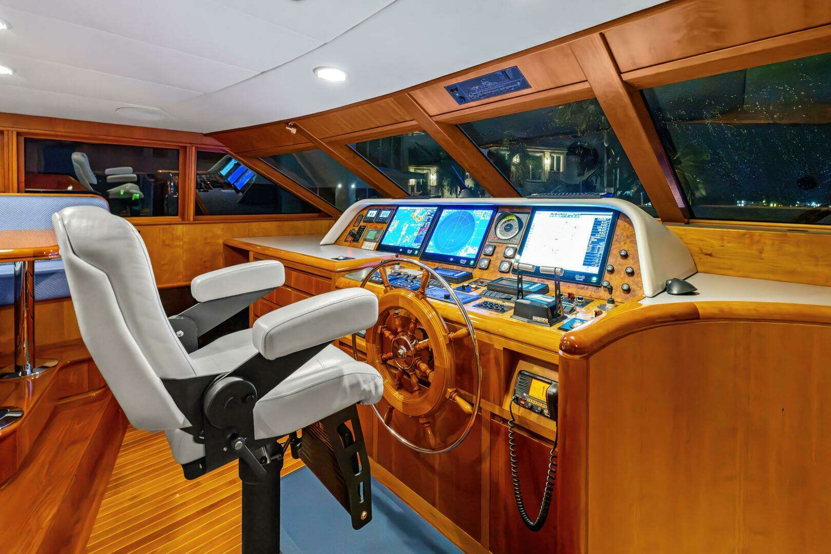 1998 Burger Raised Pilothouse - Image 16