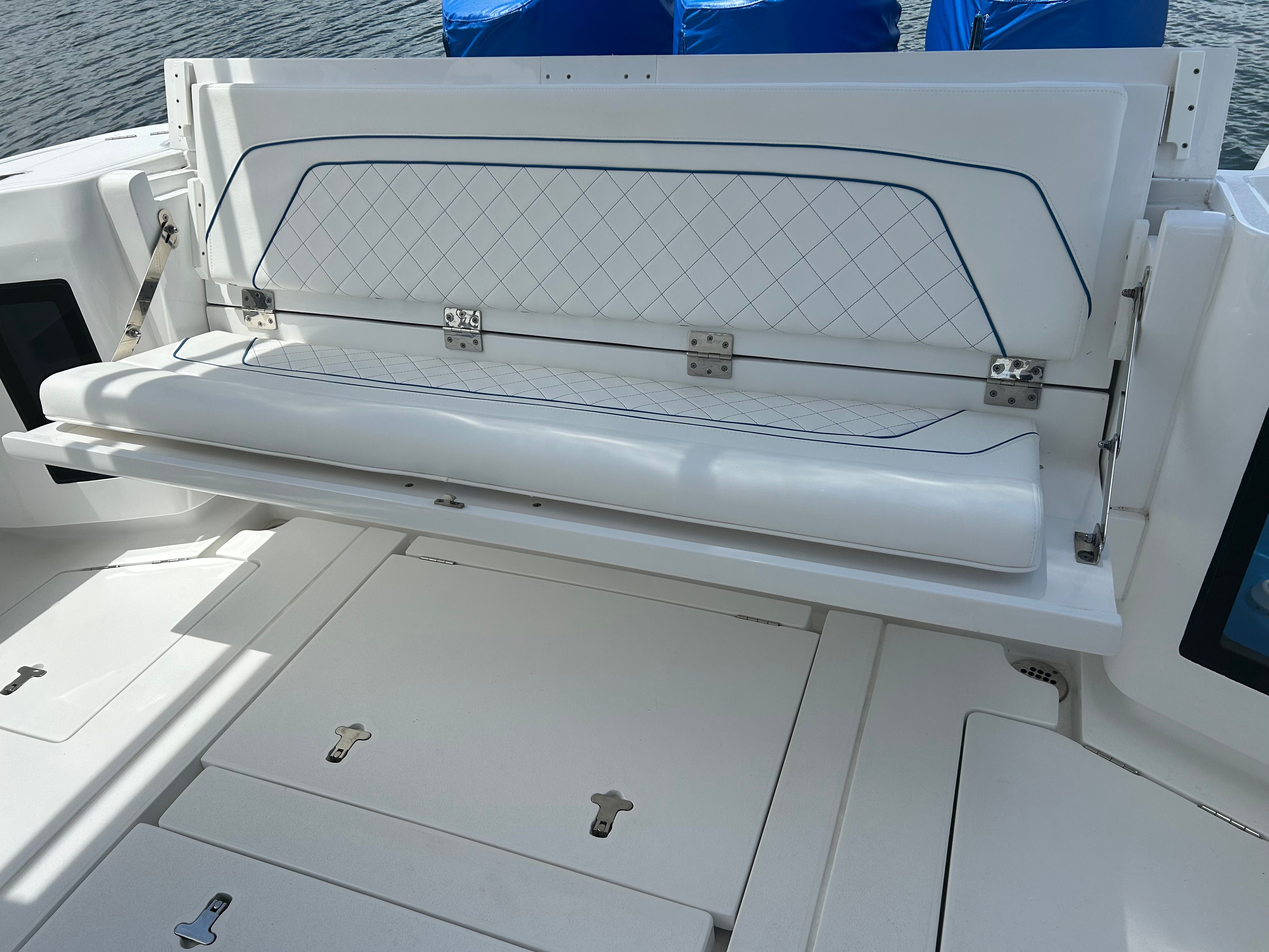 Intrepid 375 Nomad SE 2025 with foldable rear bench seat.