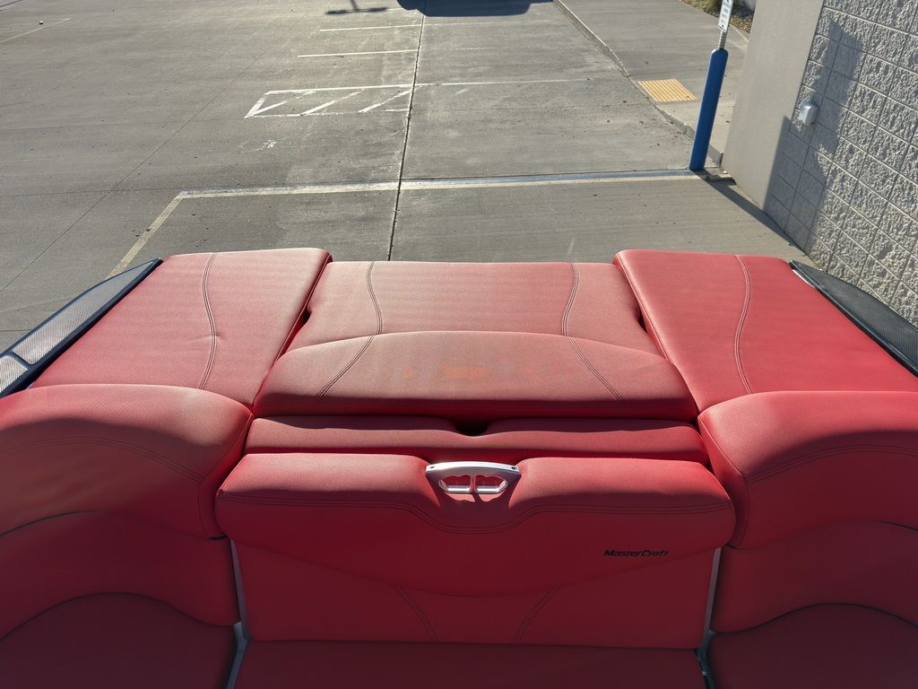2019 MasterCraft XT22 - 56