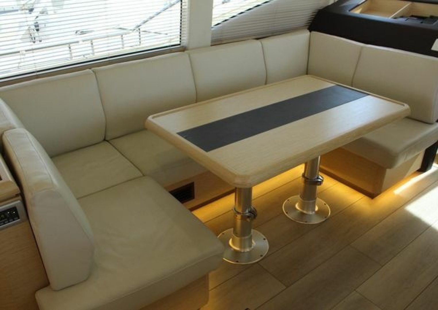 2019 Greenline 48 Coupe Hybrid - Image 29