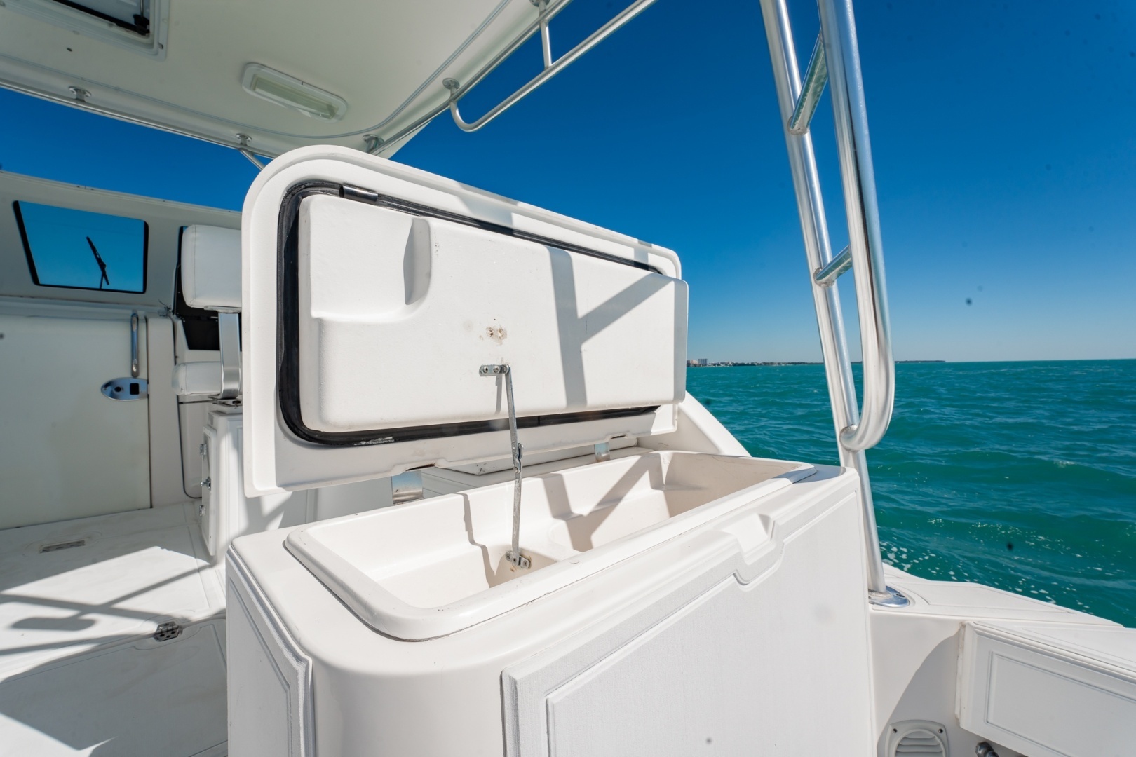 2004 Luhrs 320 Open - Image 19