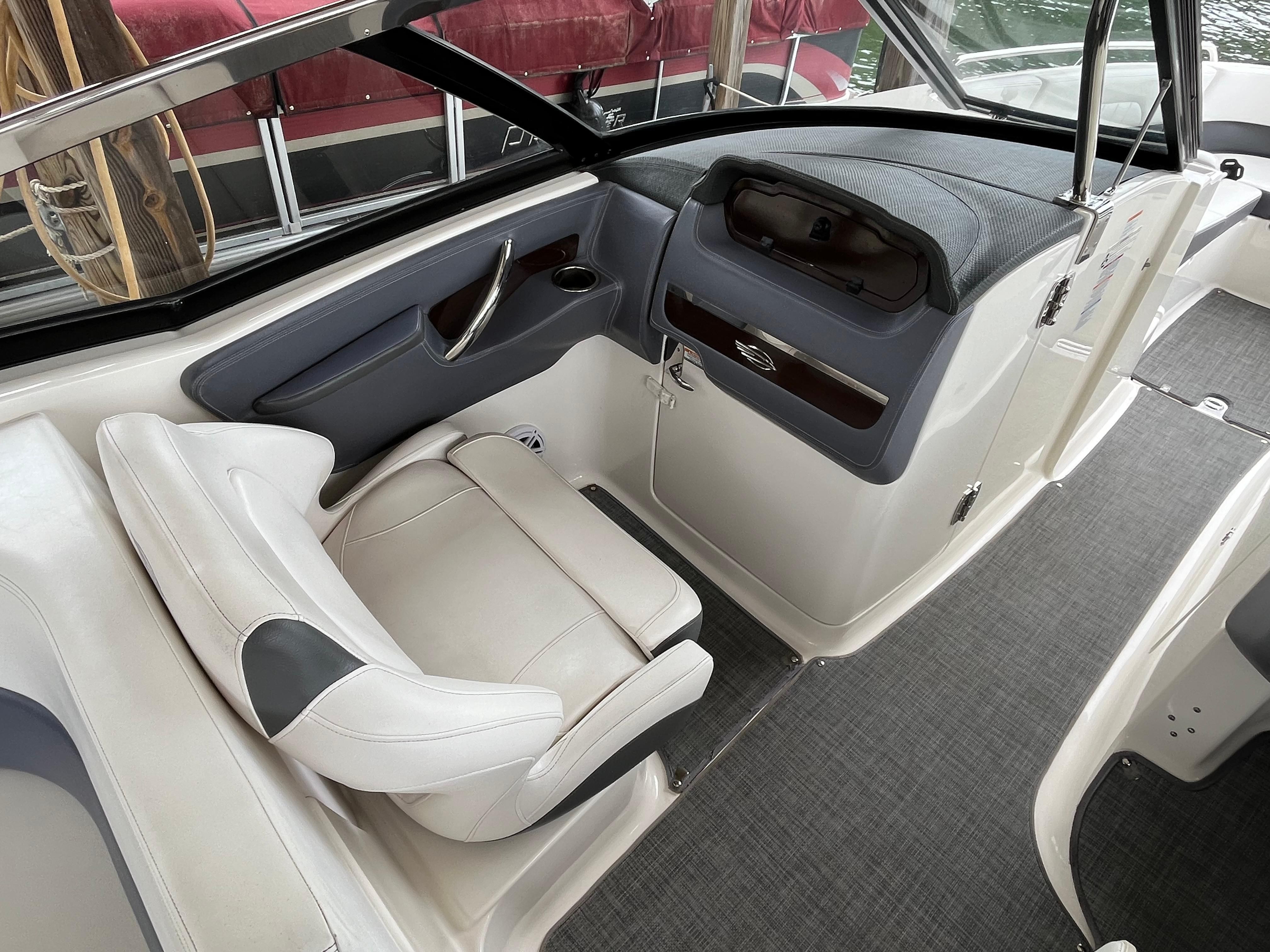 2015 Chaparral 307 SSX - 8