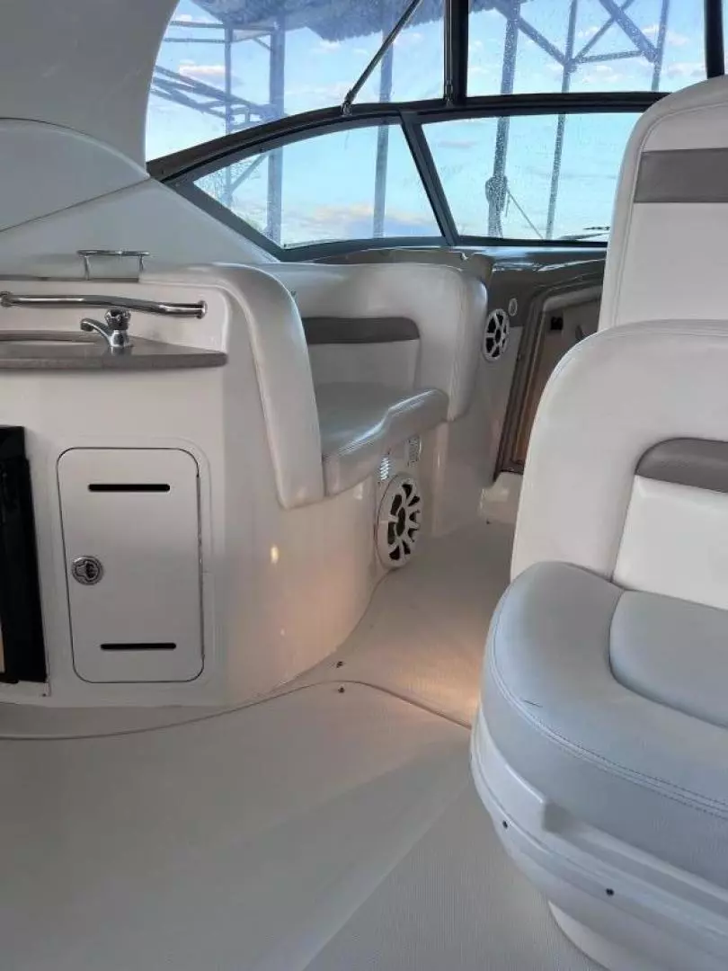 2005 Sea Ray Sundancer 320 - Image 32