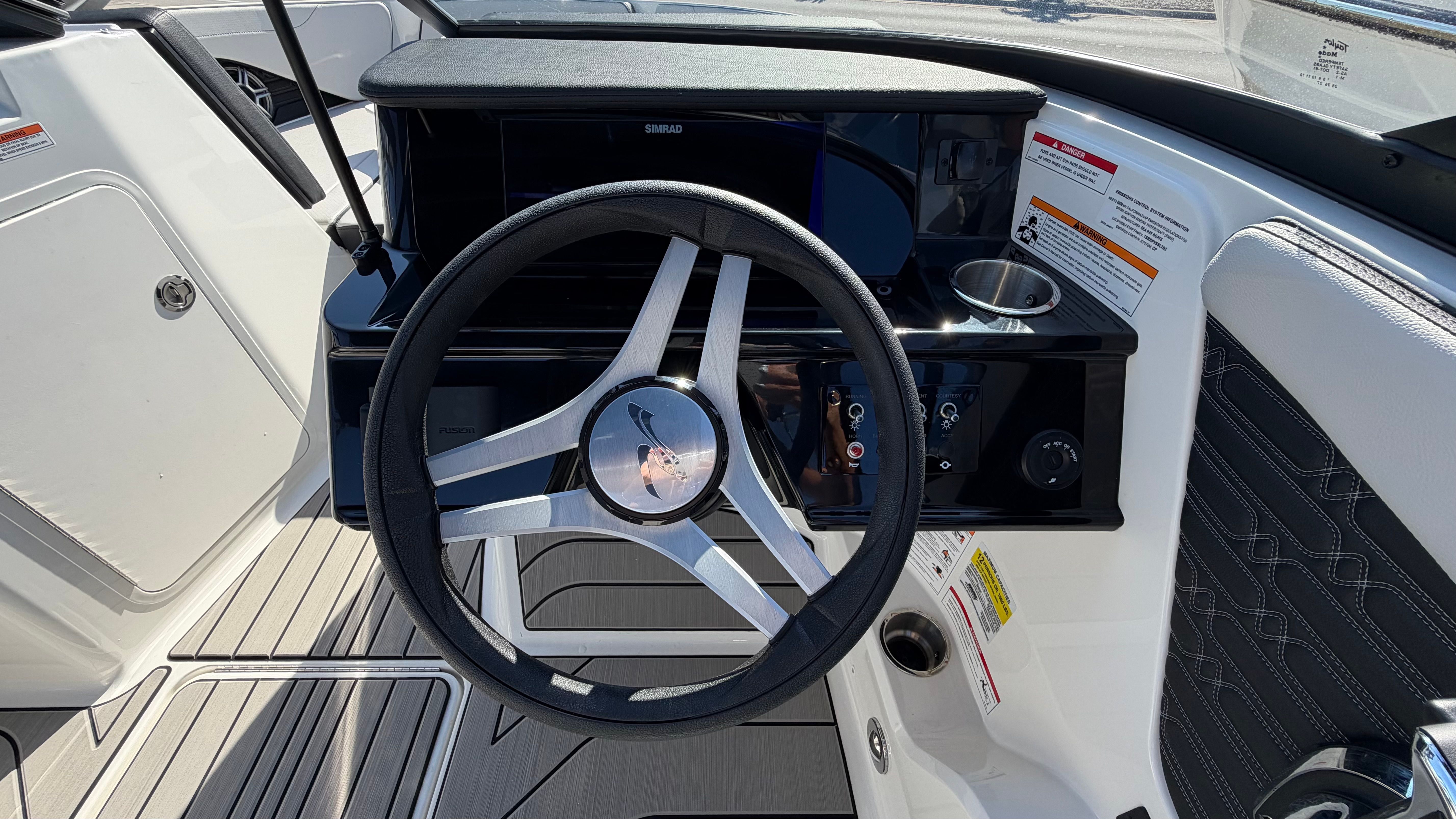 2026 Sea Ray SPX 210 Outboard - 19