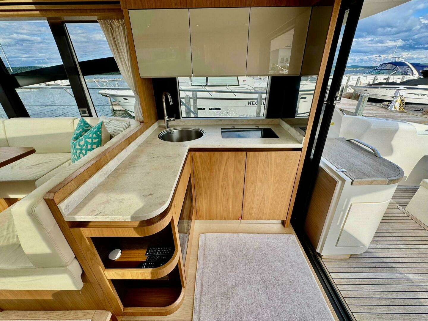 2016 Absolute 45 Sport Yacht - Image 41