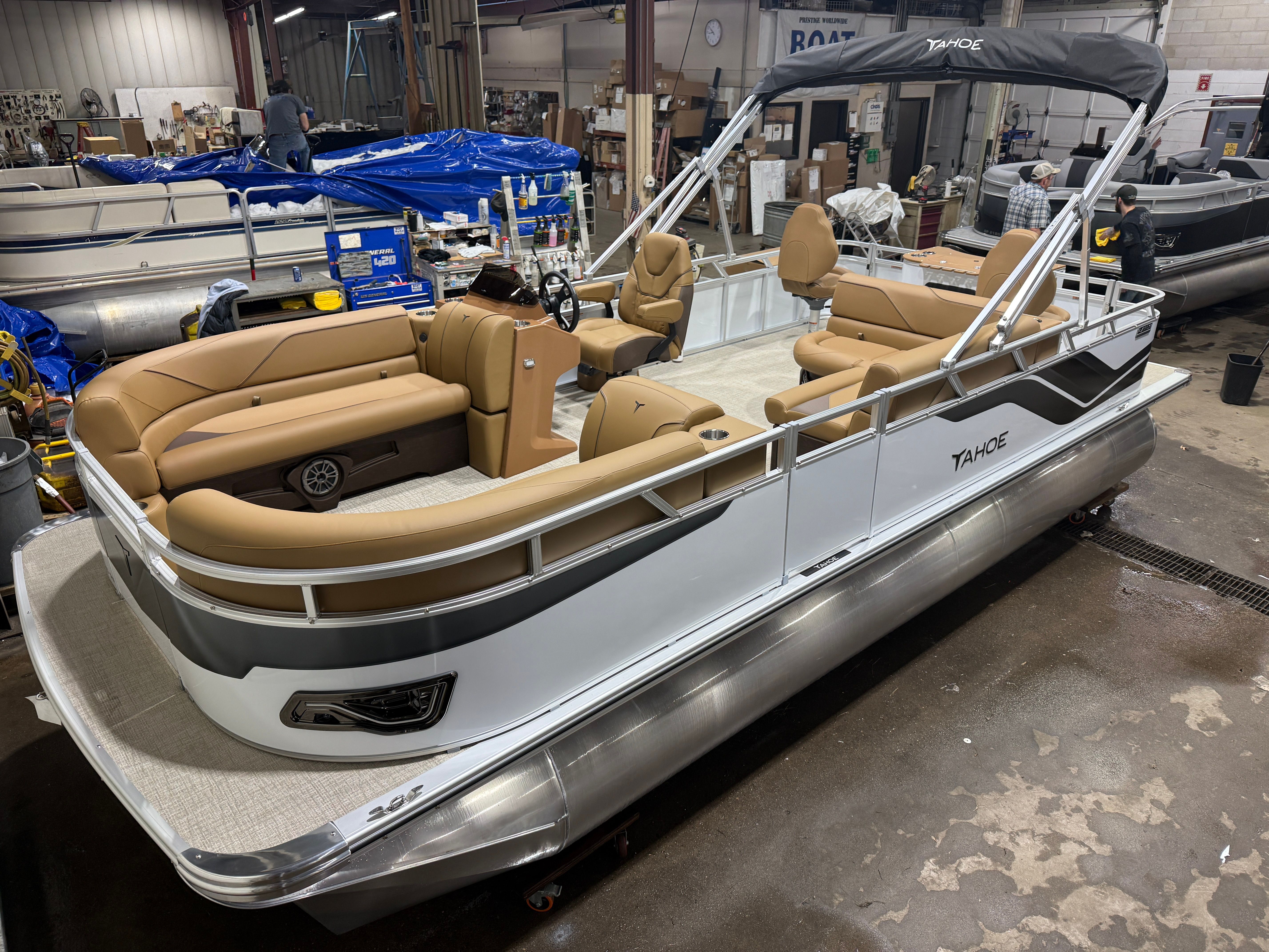 2026 Tahoe Sport Rear Fish 2185 & 4-Stroke $32995