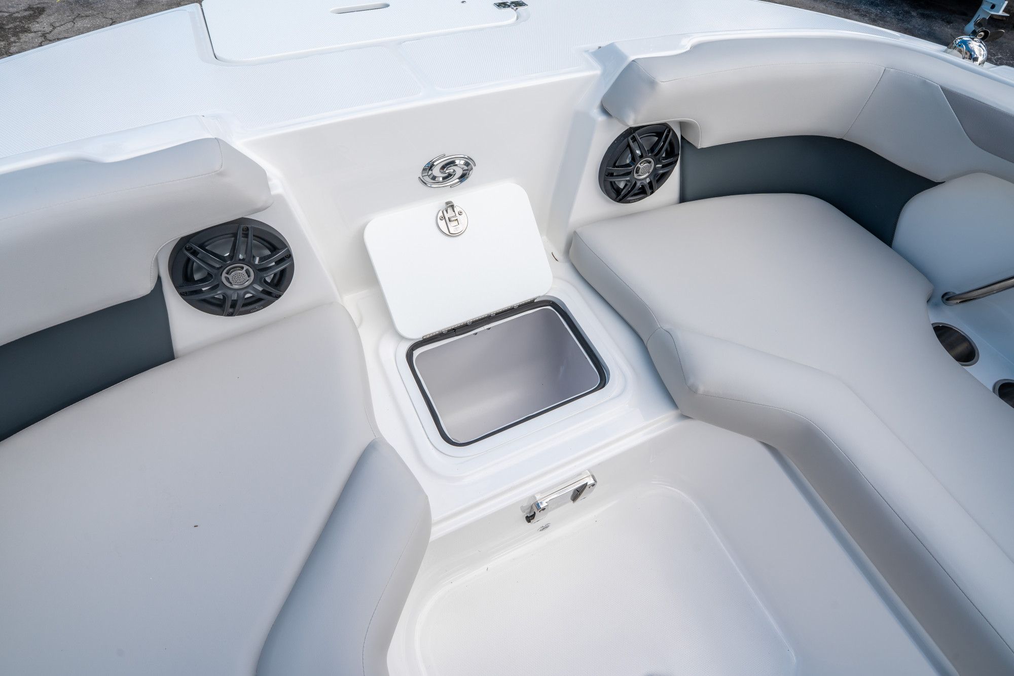 2026 Hurricane SunDeck 2050 OB - 21