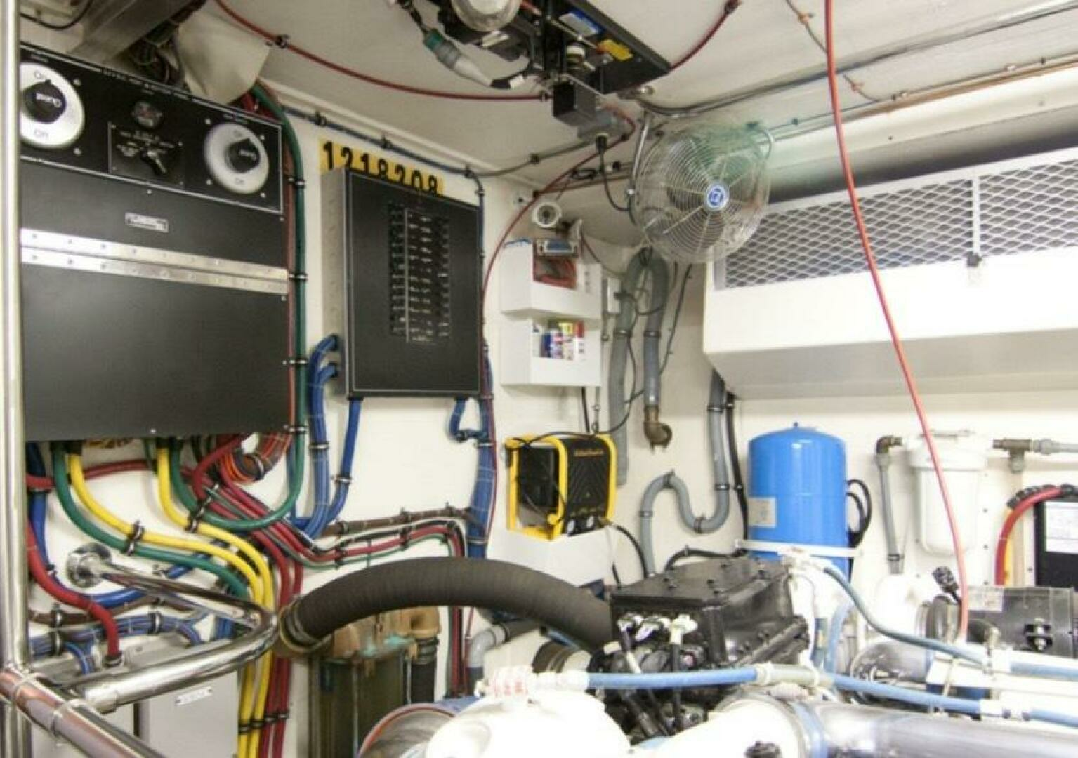 1994 Hatteras 70 Cockpit Motor Yacht - Image 74