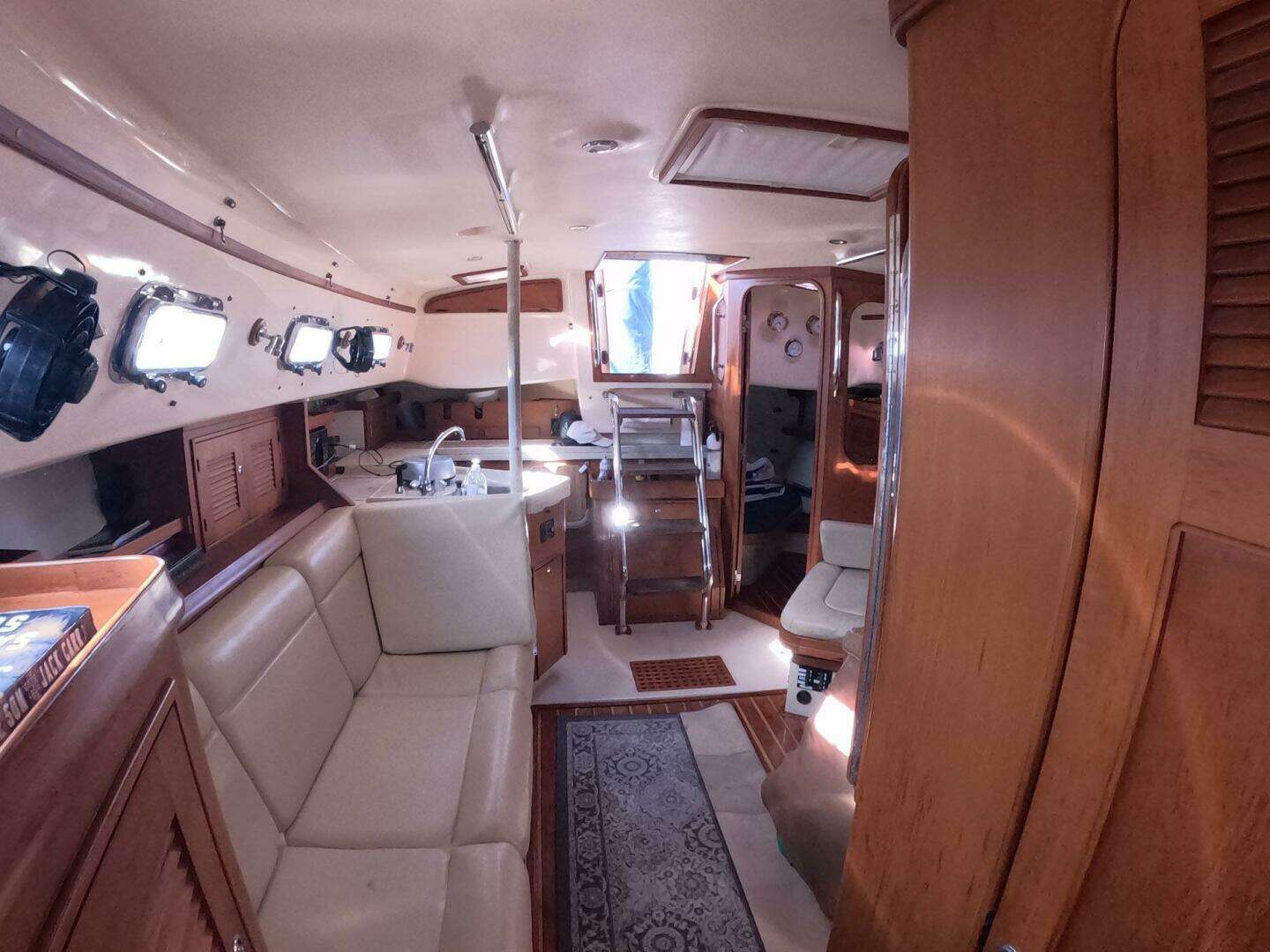 2005 Island Packet 370 - Image 12