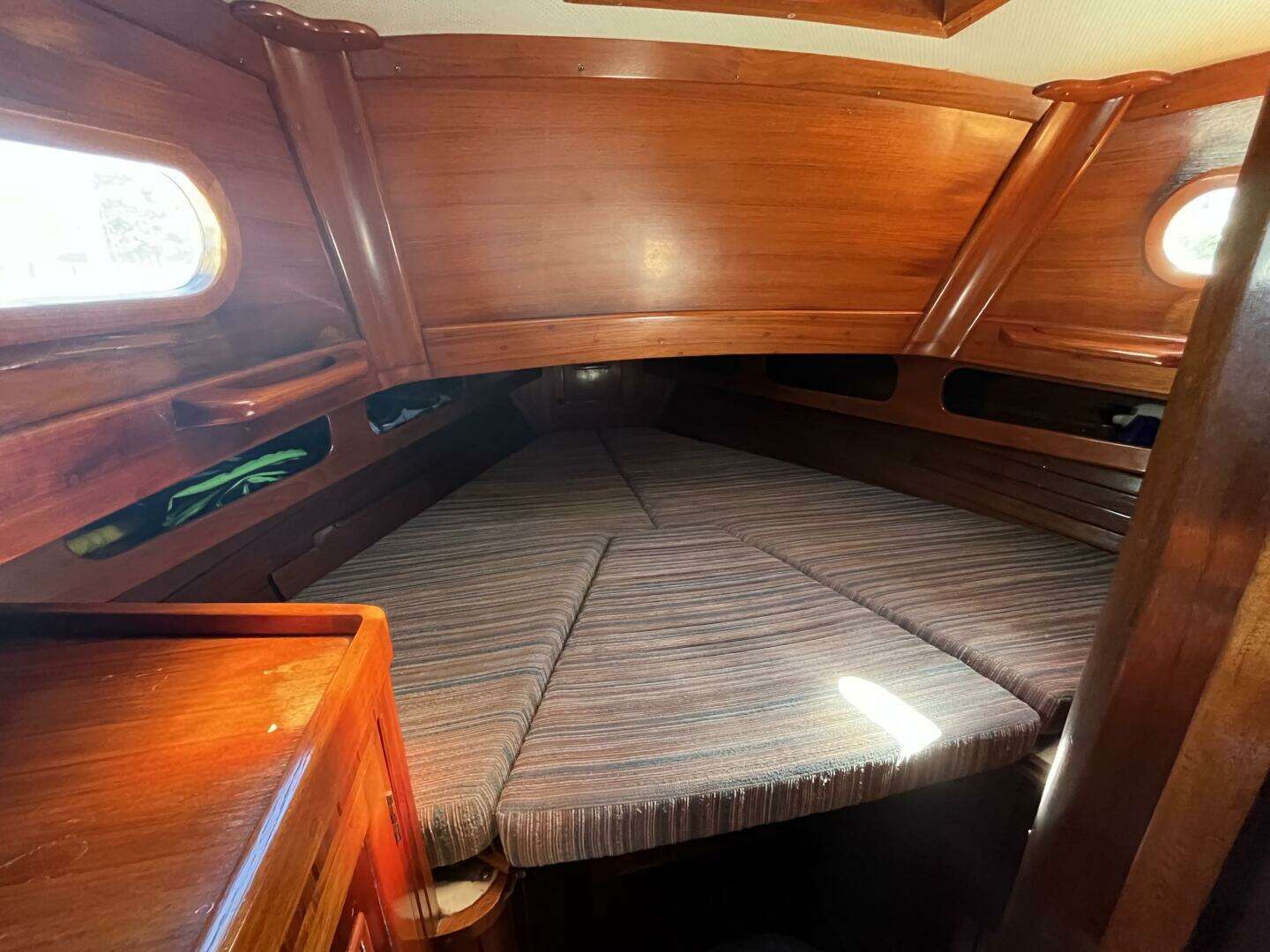 1978 Cheoy Lee Offshore 33 - Image 33