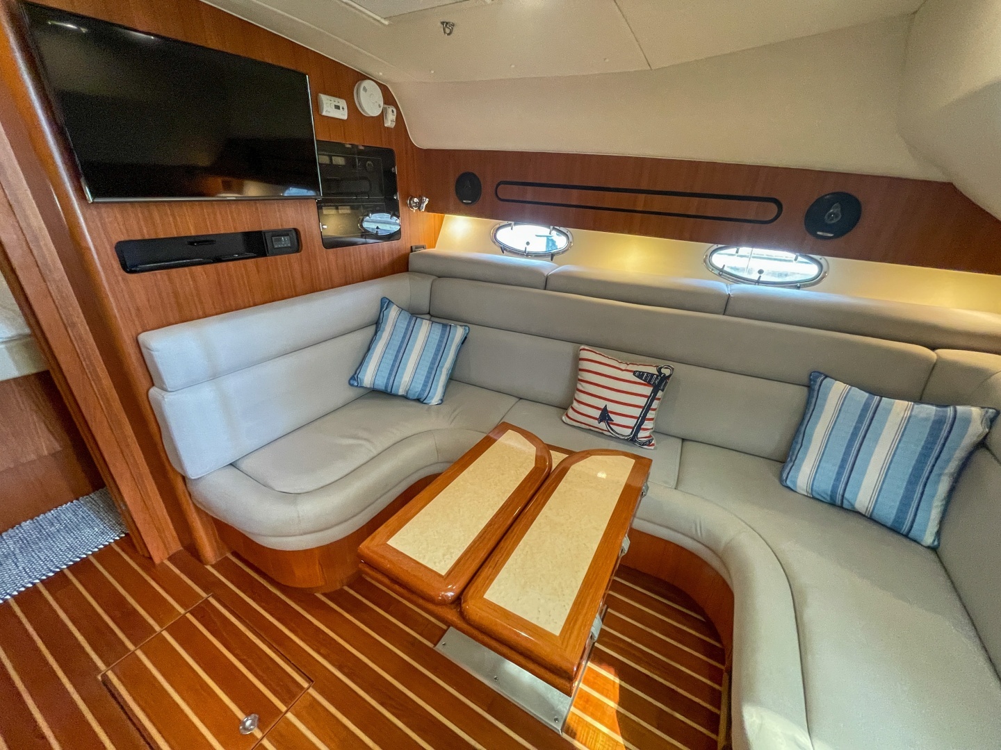 2004 Tiara Yachts 3800 Open - Image 32