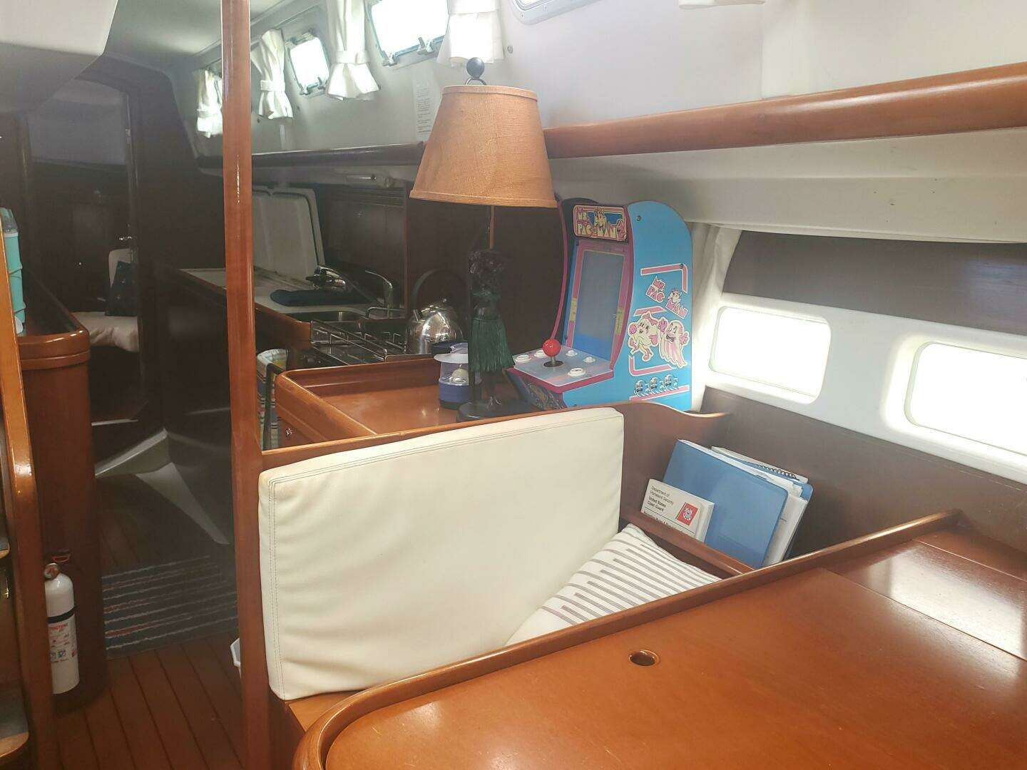 2003 Beneteau Center Cockpit - Image 8
