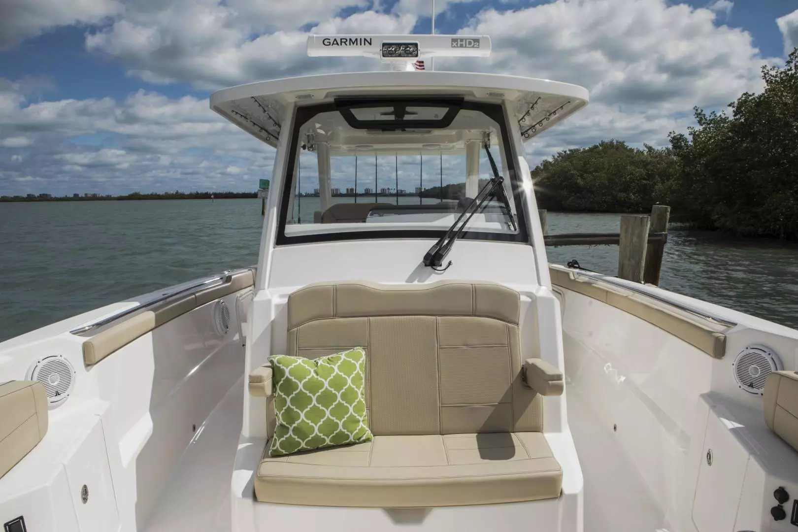 2021 Pursuit S328 - Image 3