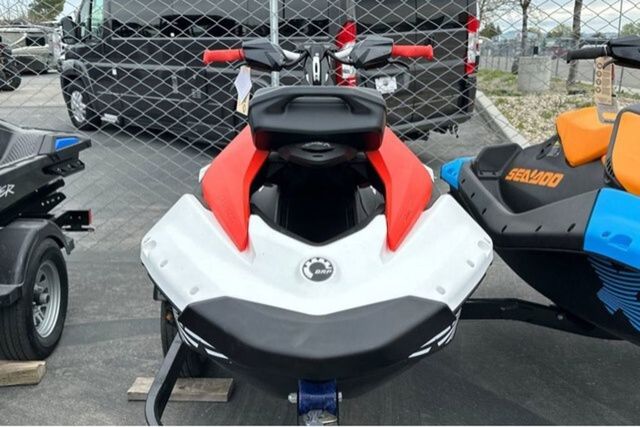 2026 Sea-Doo PWC SPARK TRIXX 90 AUD WH 1UP IBR 26 - 54