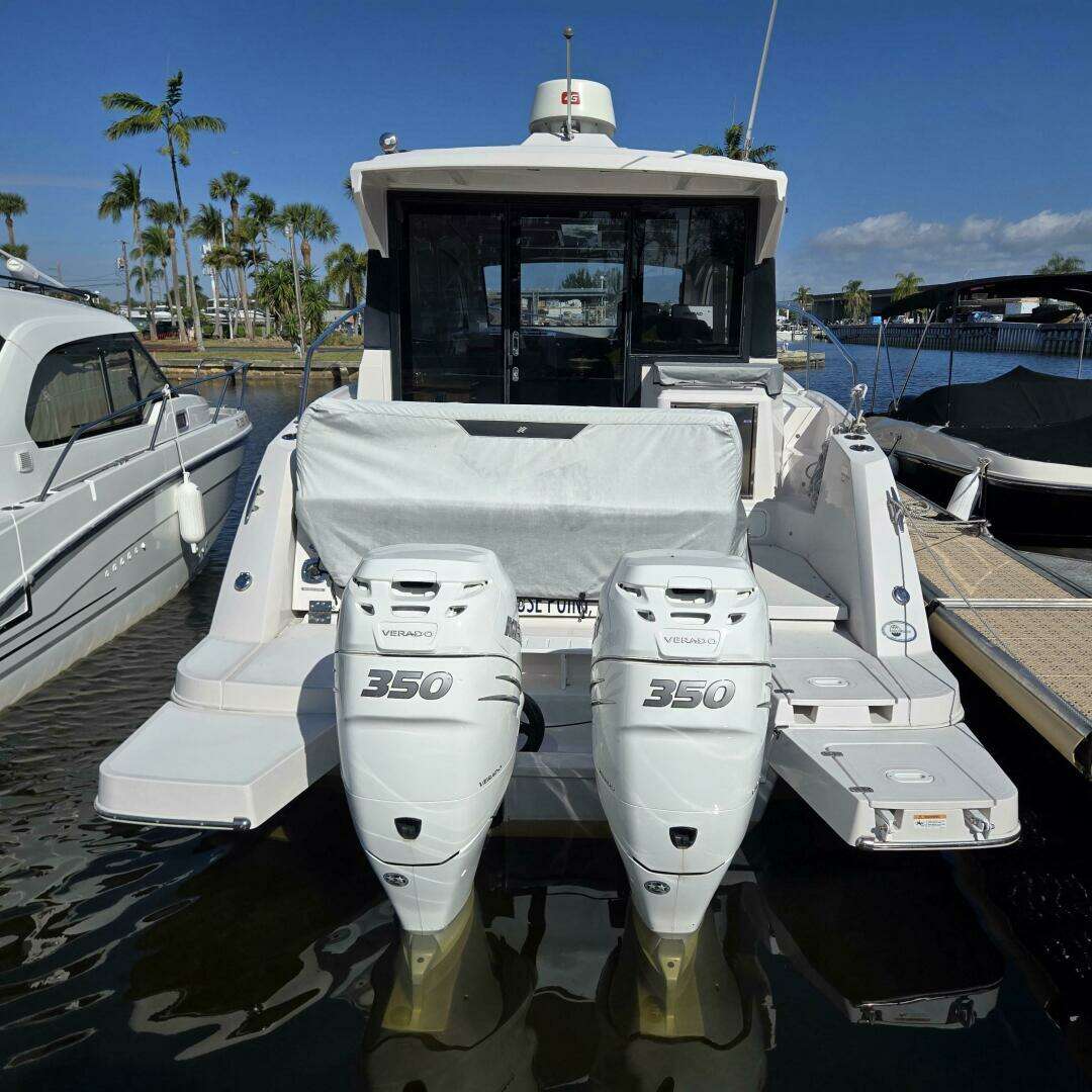 2020 Four Winns V355 Coupe OB - Image 5