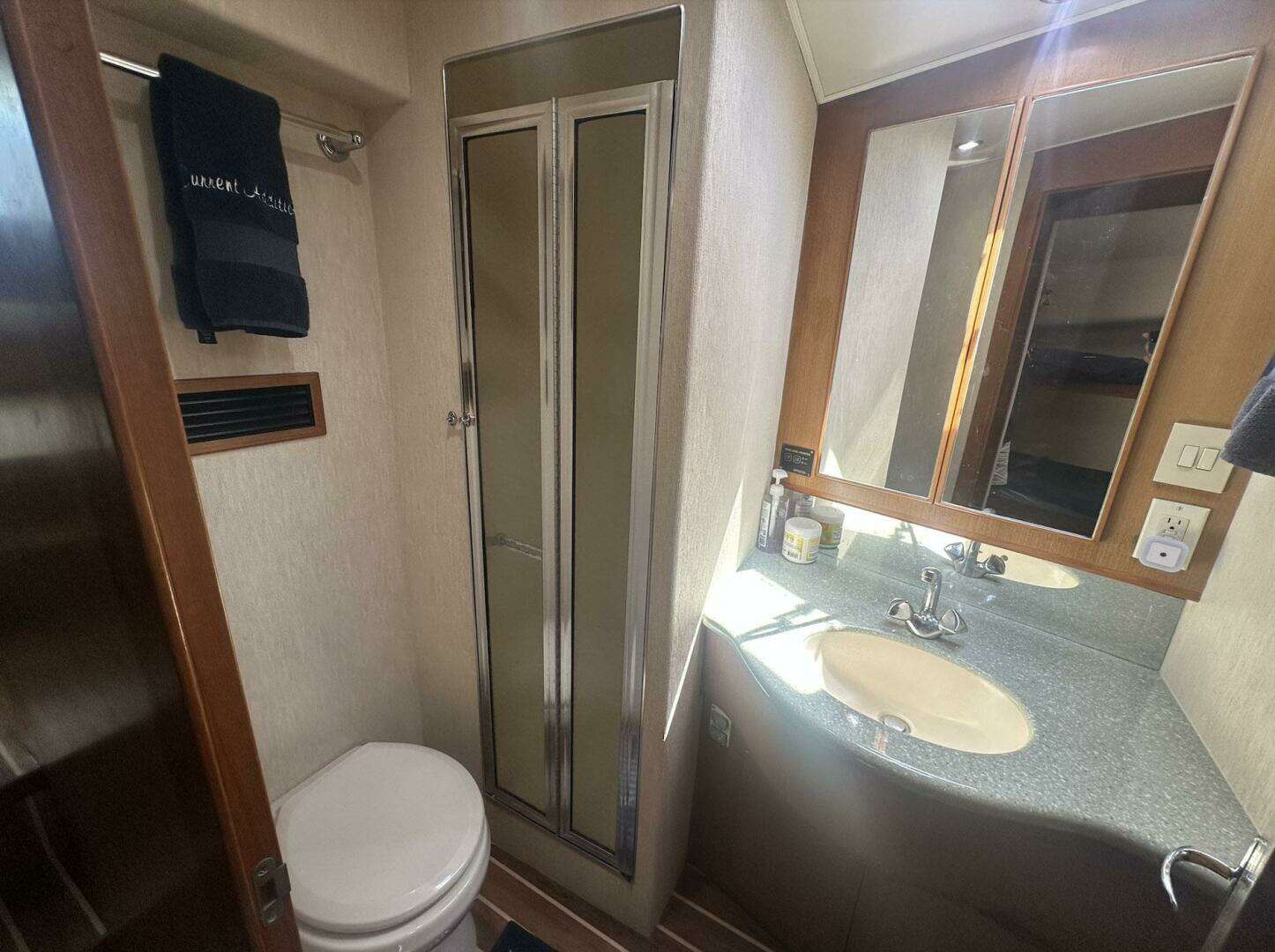 2006 Henriques 42 Convertible - Image 18