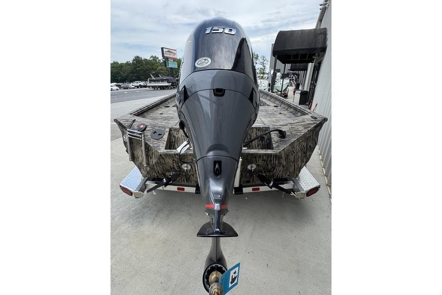 2027 Excel 230 Bay Pro Elite boat with powerful 150 HP outboard motor.