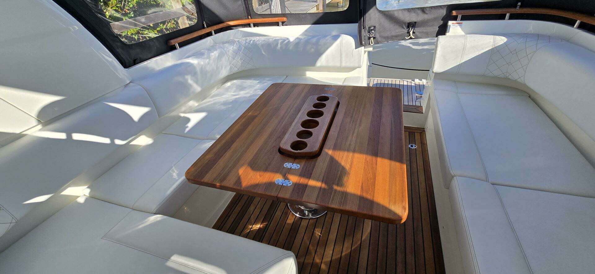 2025 Marex 310 Suncruiser - Image 10