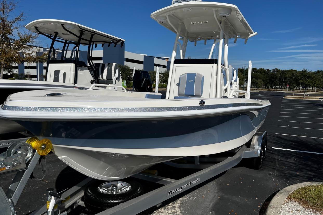 2026 Ranger 2360 Bay