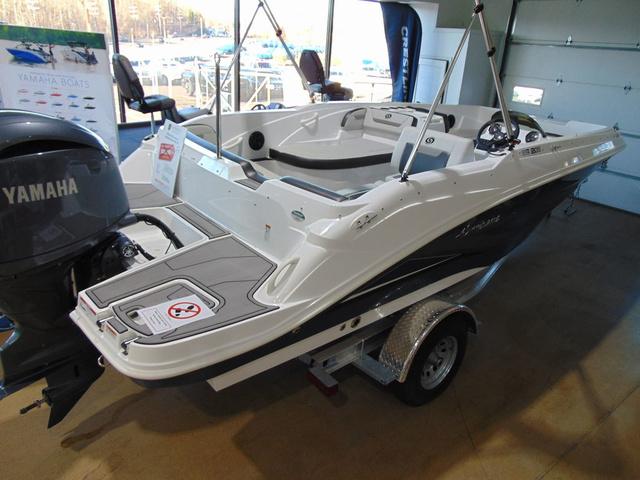 2024 Hurricane SunDeck Sport 205 OB