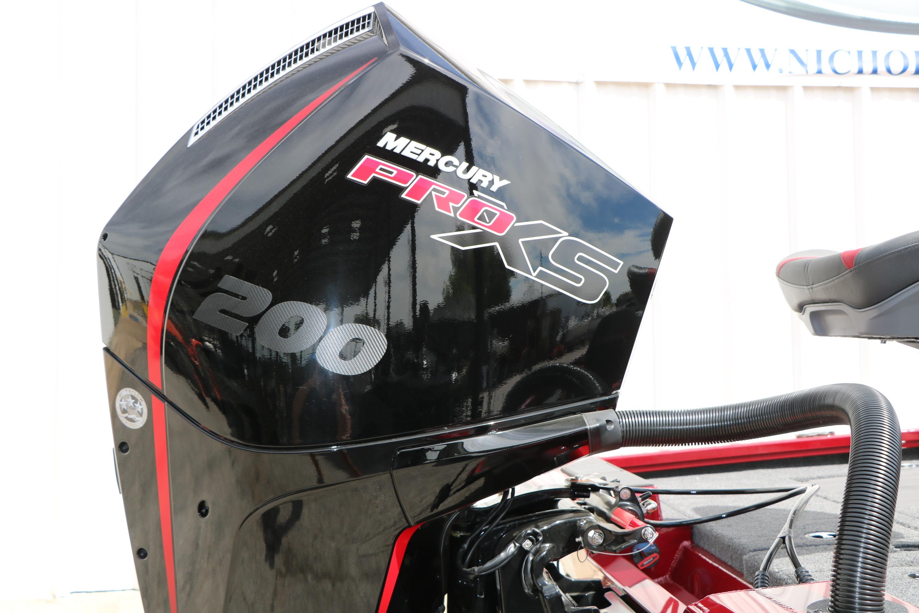 2026 Vexus AVX 1985s with Mercury Pro XS 200 engine, showcasing sleek design.