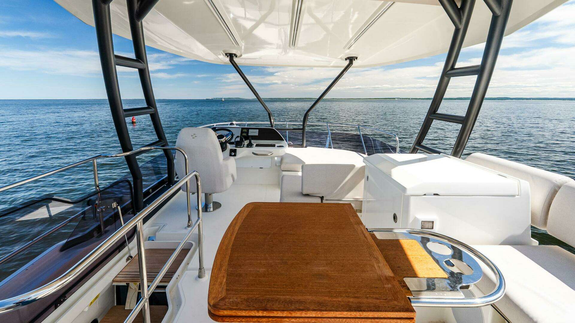 2025 Prestige F4.9 - Image 18