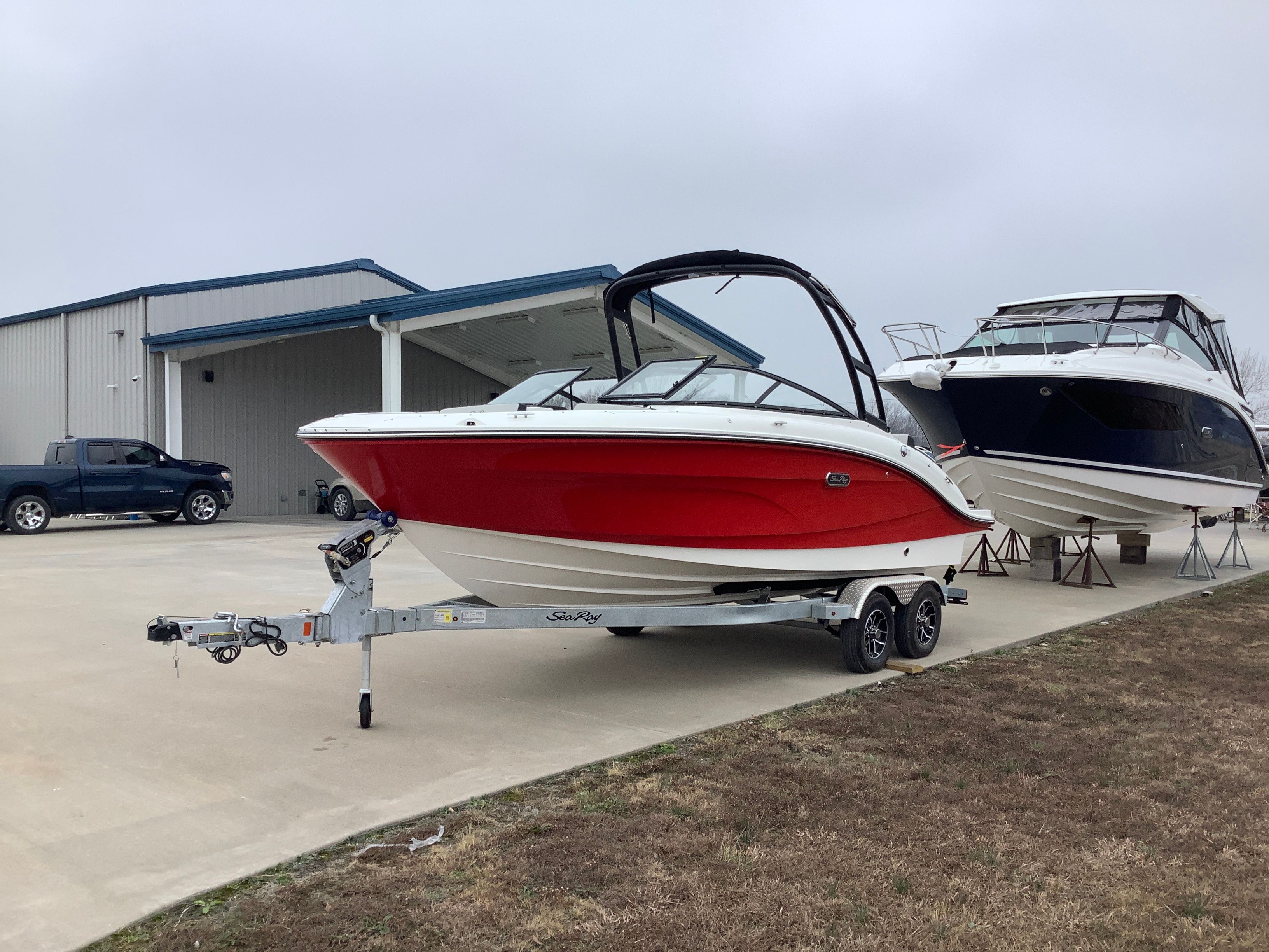 2026 Sea Ray SPX 210 Outboard
