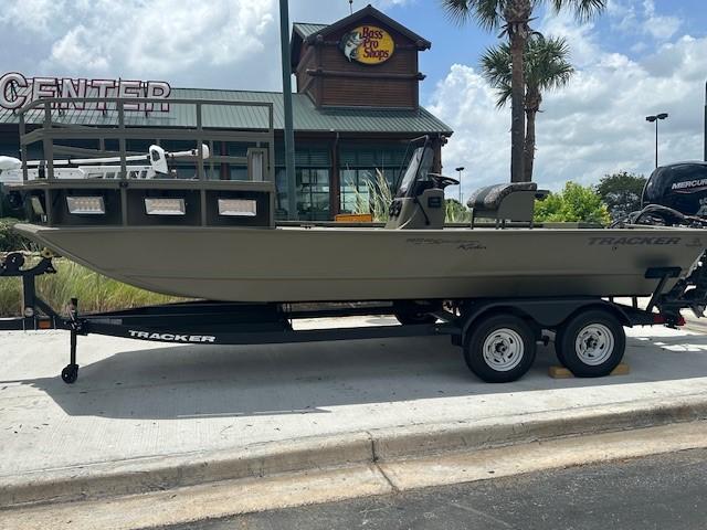 2025 Tracker Grizzly 2072 CC Sportsman Kicker