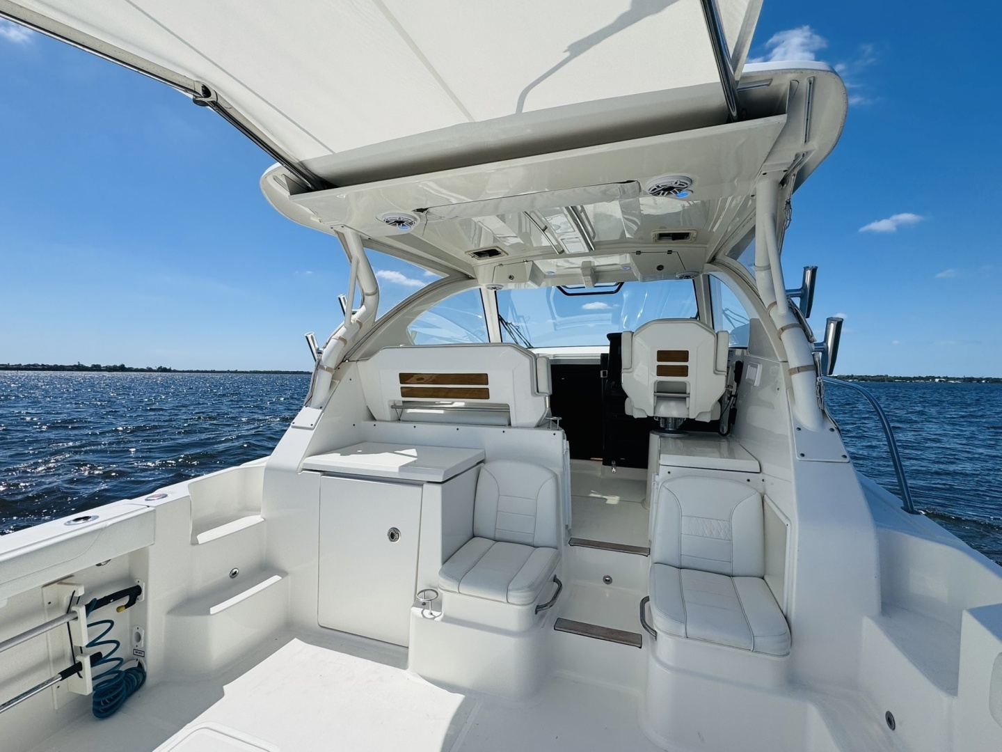 2021 Pursuit OS 355 - Image 22