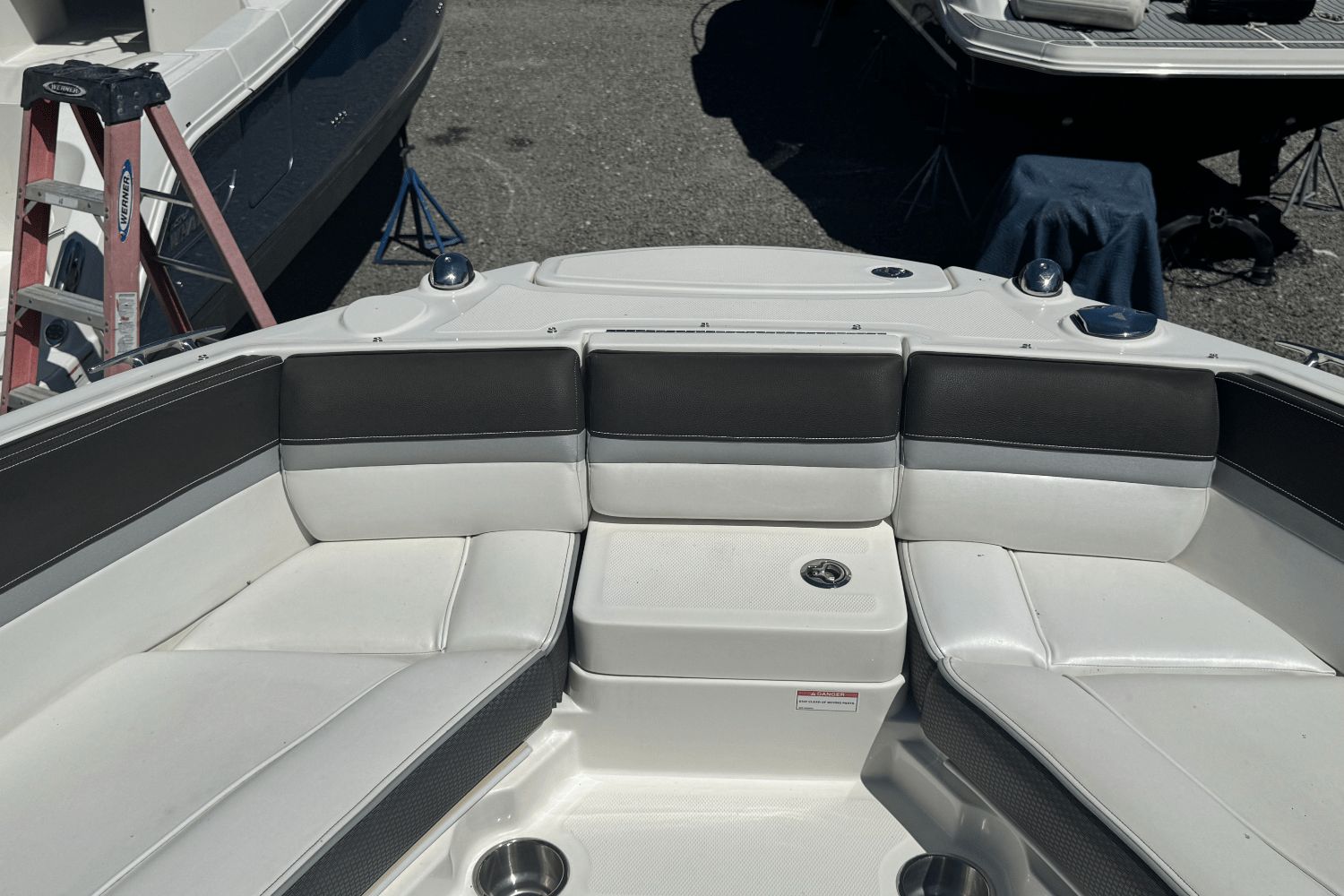 2017 Sea Ray SLX 350 Outboard - 39