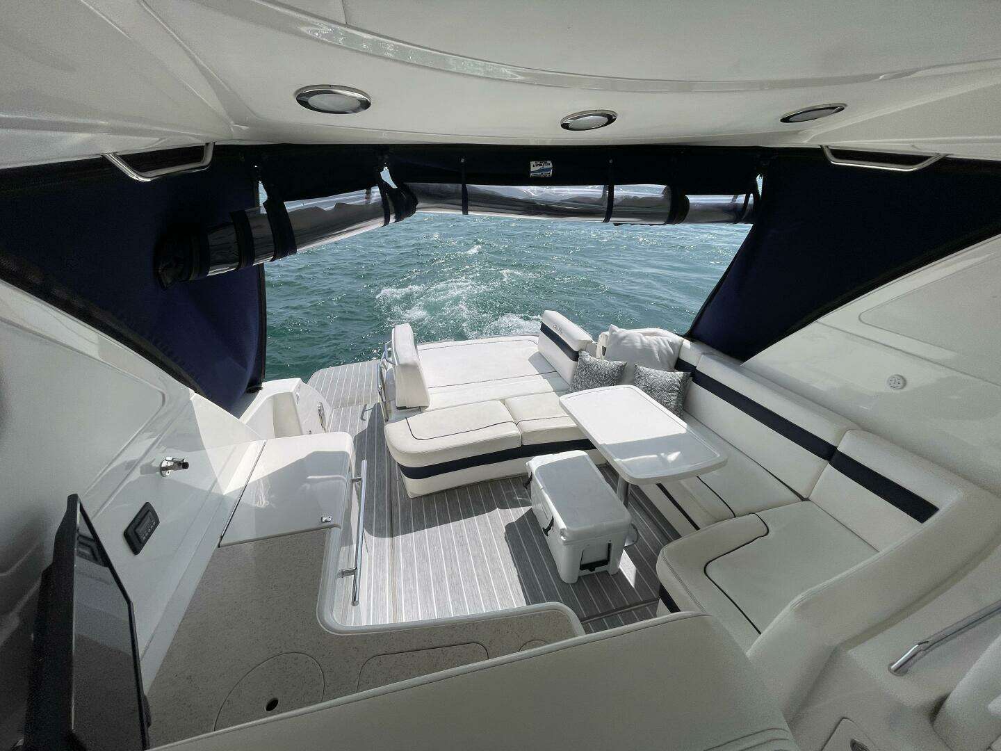 2010 Sea Ray 450 Sundancer - Image 32