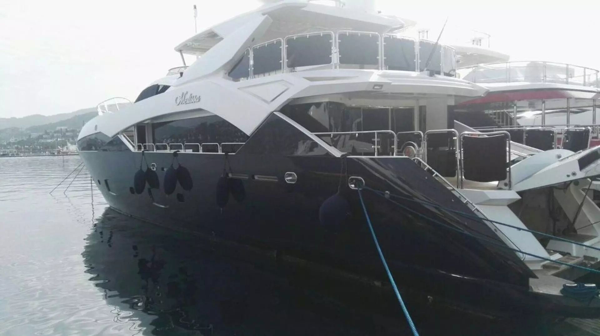 2011 Sunseeker Yacht - Image 5