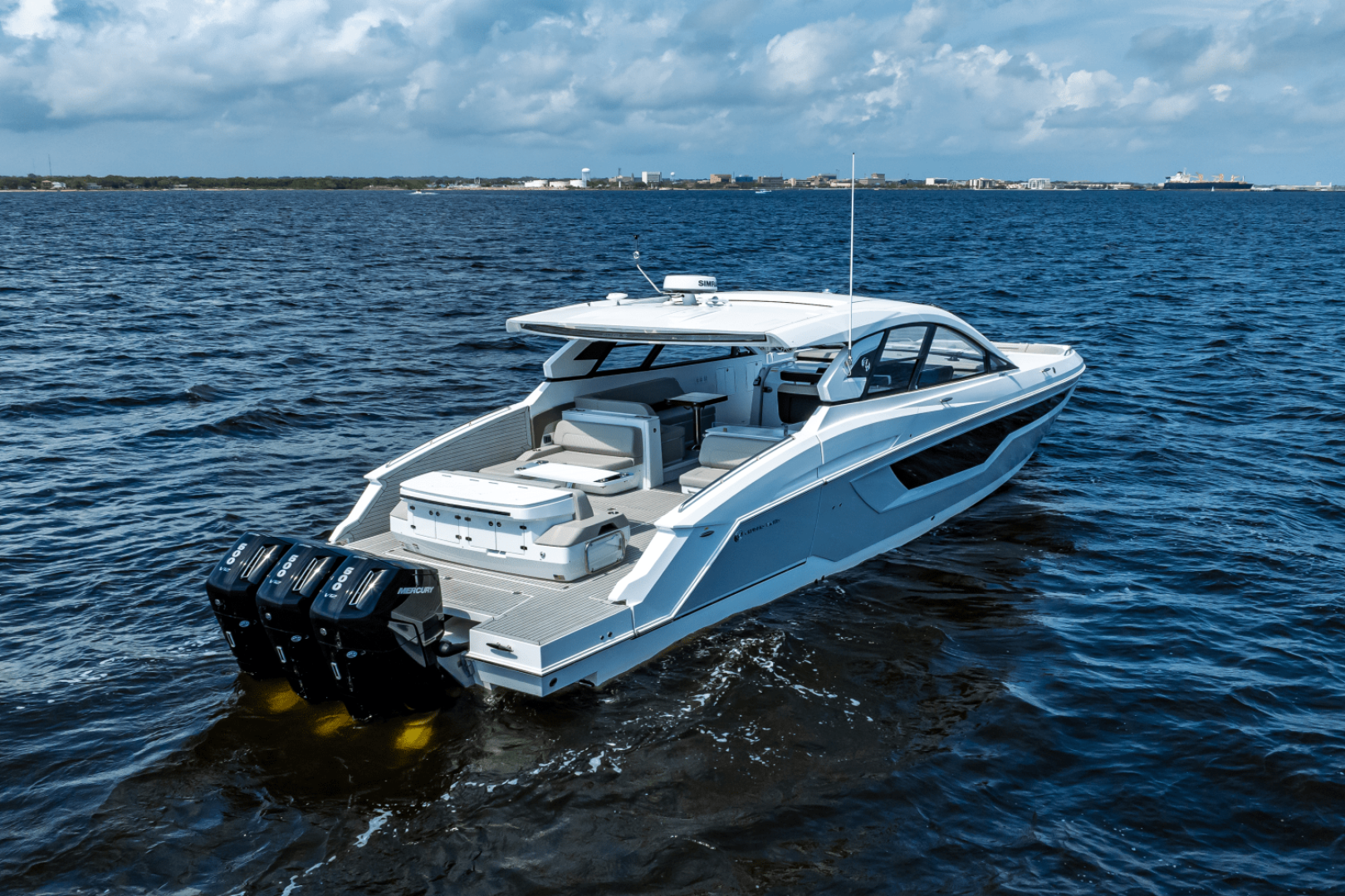 2025 Cruisers Yachts 50 GLS - Image 13