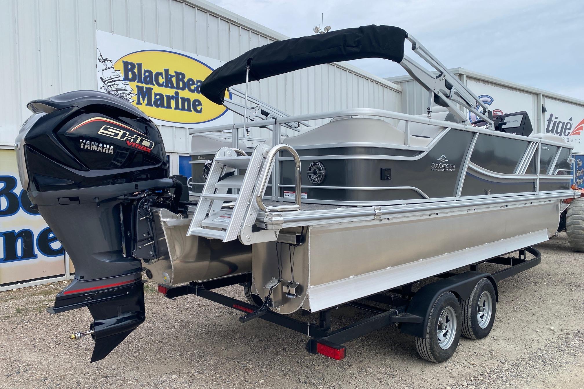 2026 SunCatcher Diamond Elite 324 SS pontoon boat with Yamaha engine at Blackbeard Marine.