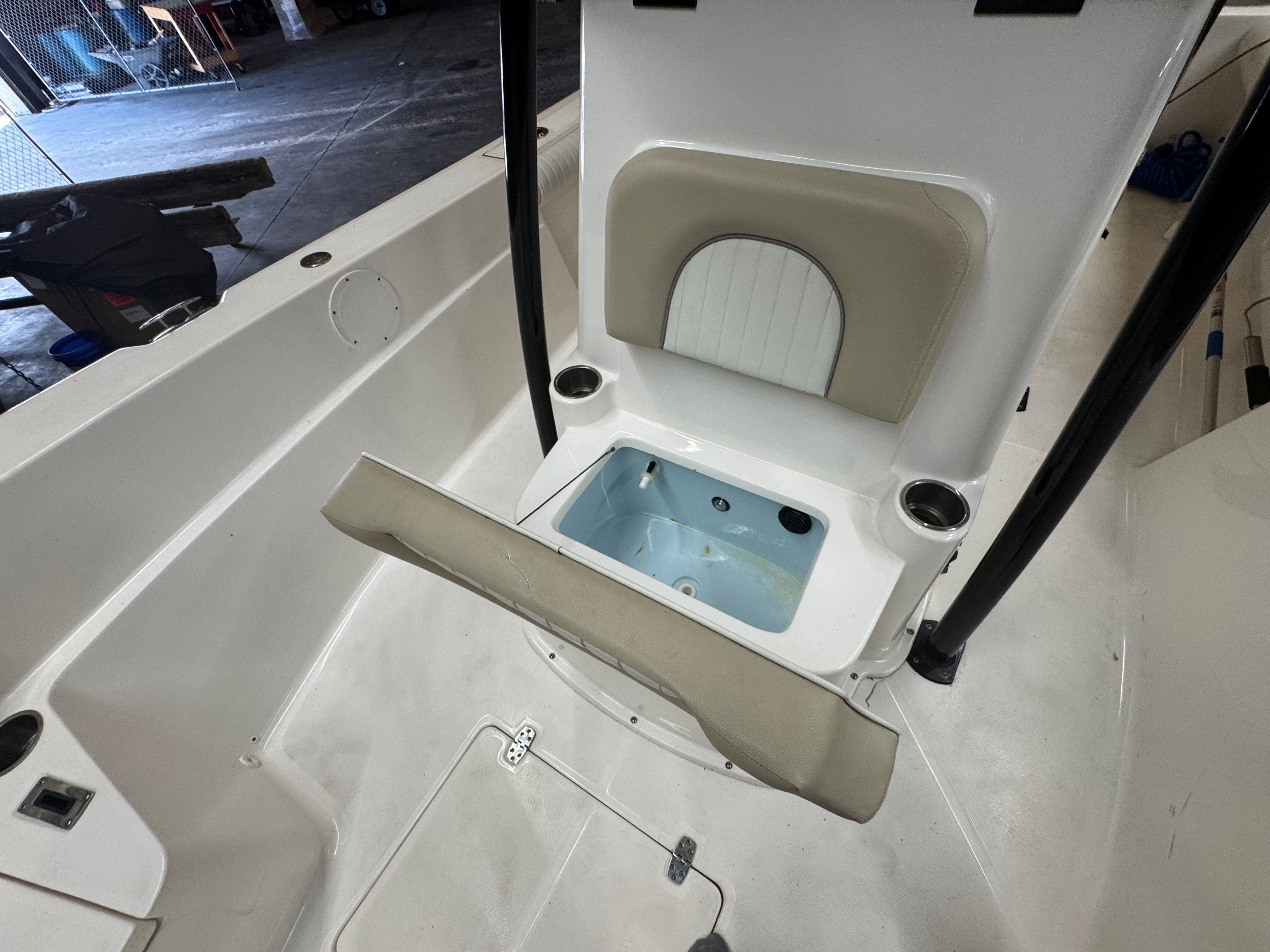 2020 Sea Born LX24 Center Console - 34