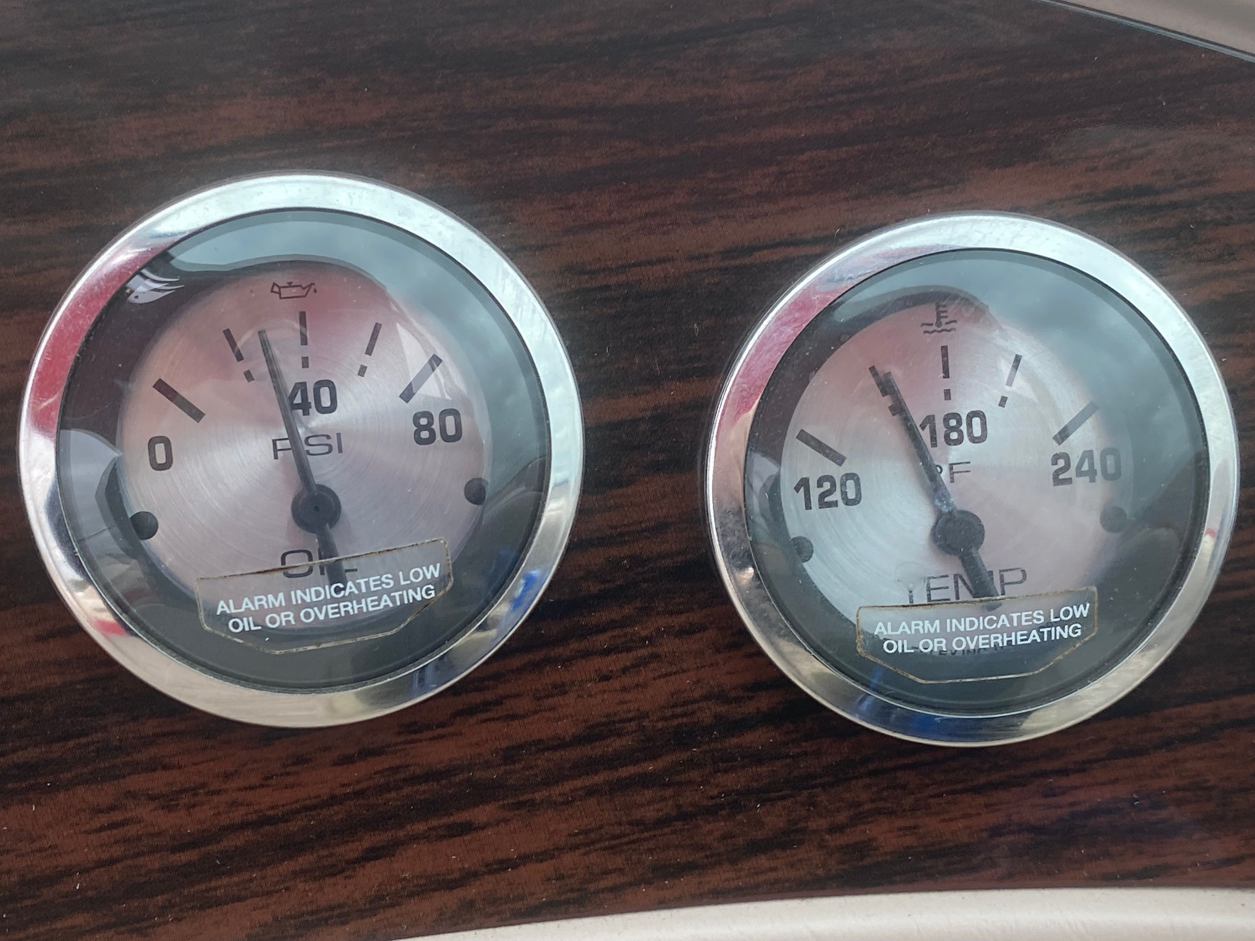 Dashboard of a 2000 Chaparral 230 SSi boat.