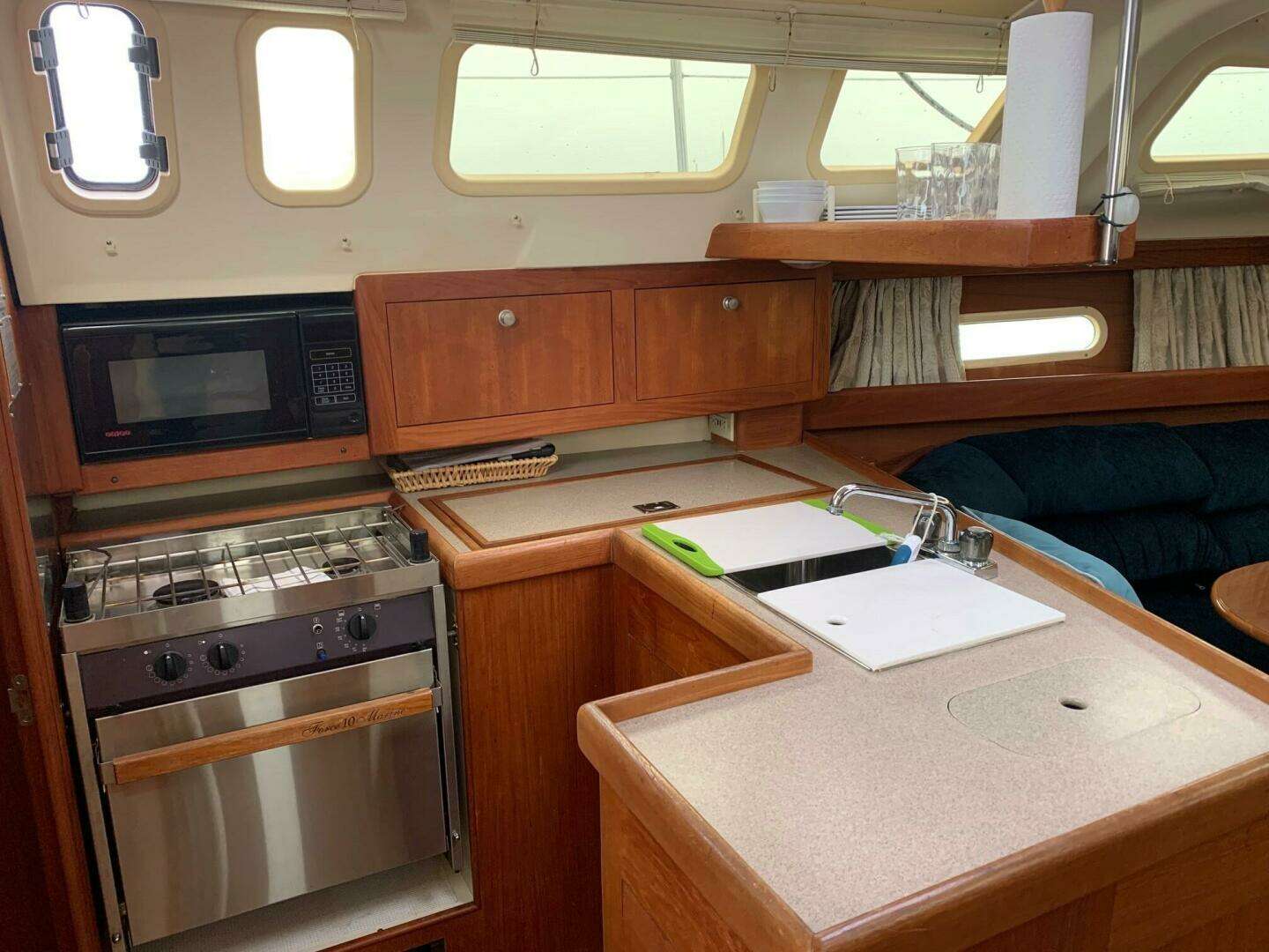 2001 Hunter 340 - Image 6