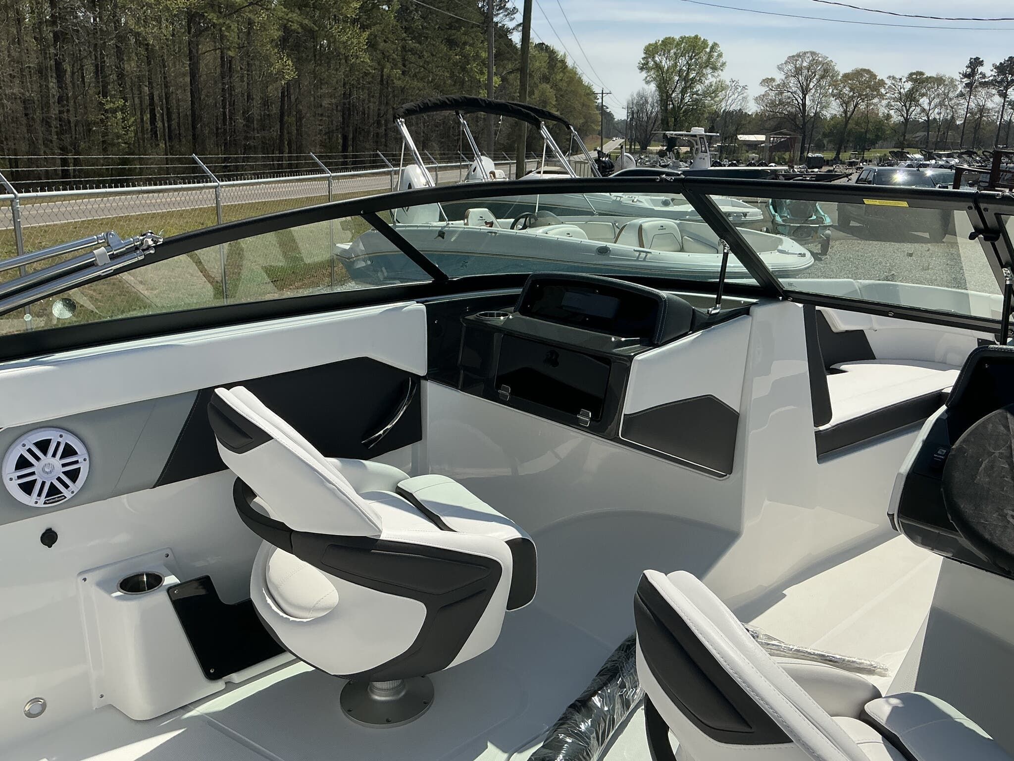 2025 Monterey M-22 - 11