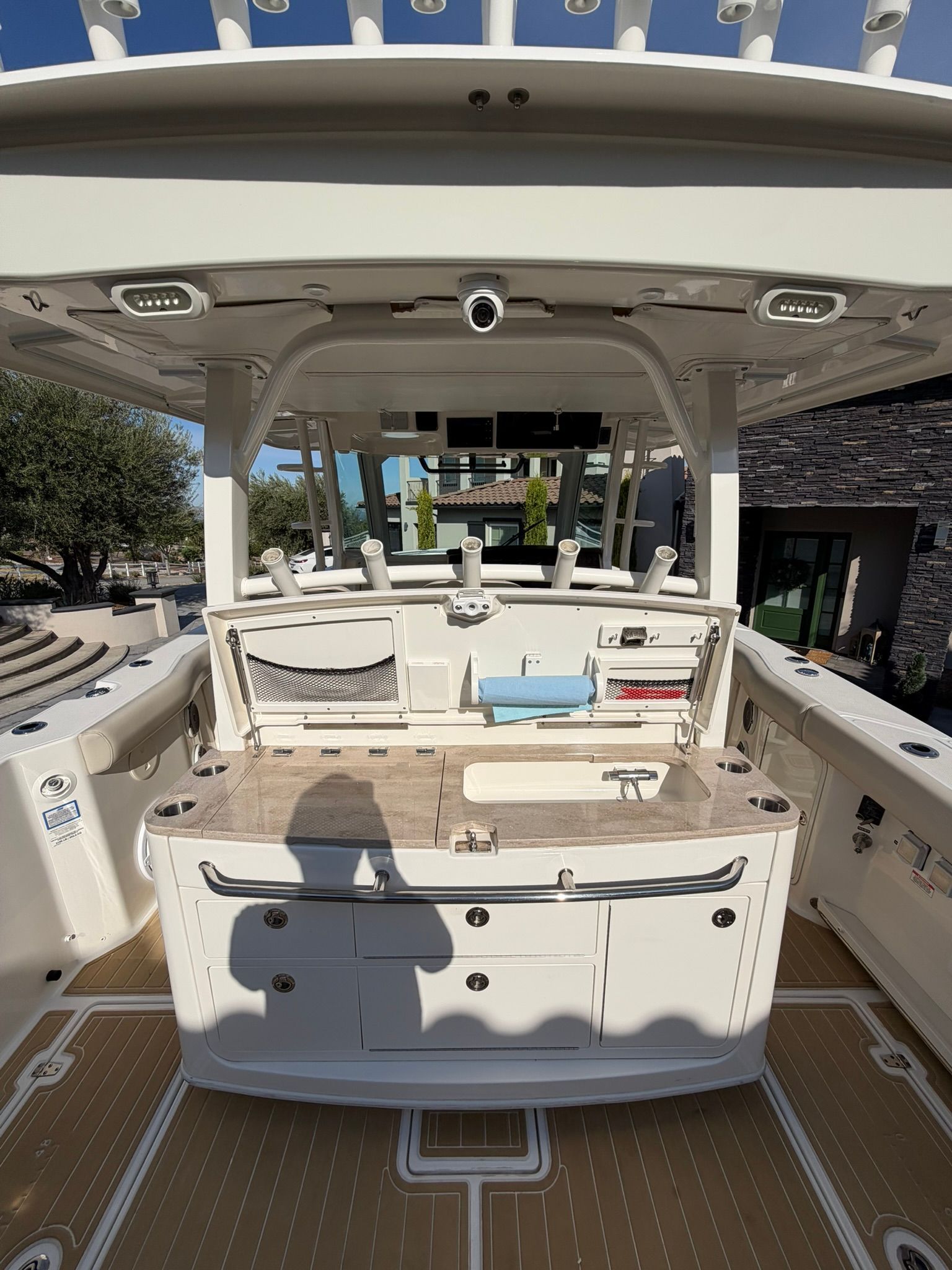 2018 Boston Whaler 380 Outrage - 38