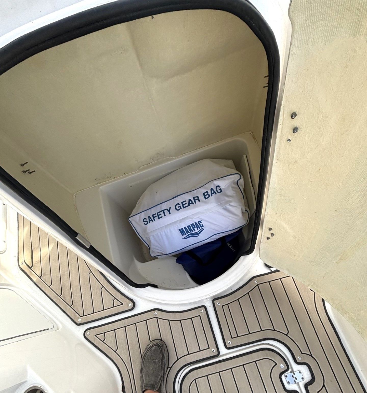 2025 Hurricane SunDeck Sport 231 OB - 10
