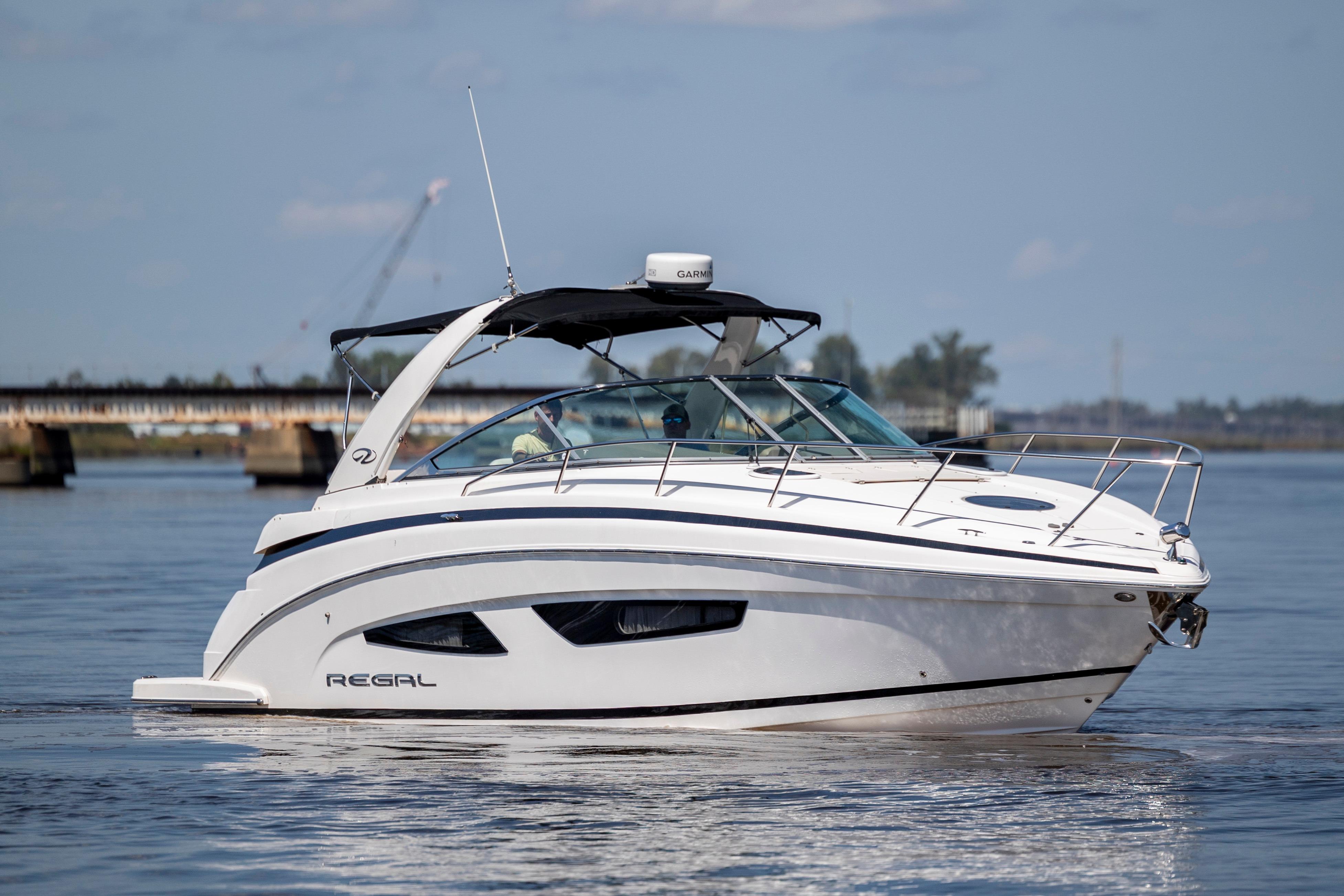 2017 Regal 32 Express