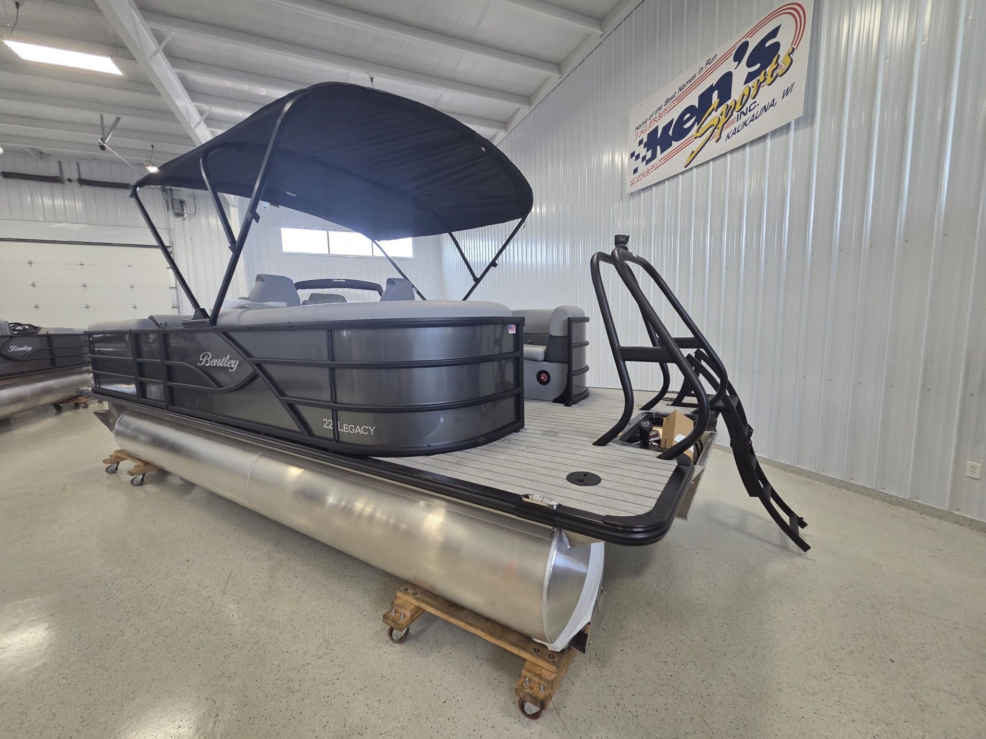 2026 Bentley Pontoons Legacy 223 Navigator - 7