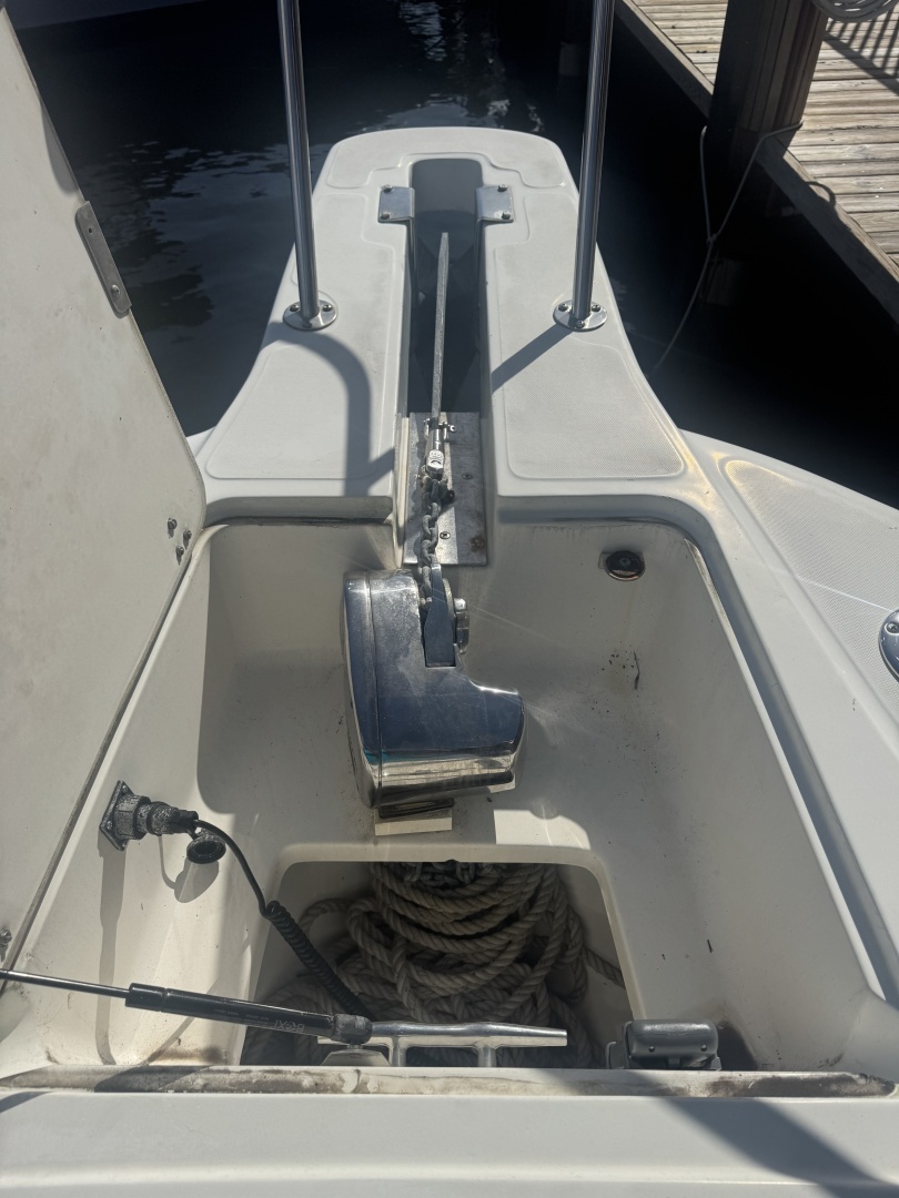 2001 Boston Whaler 26 Outrage - Image 11