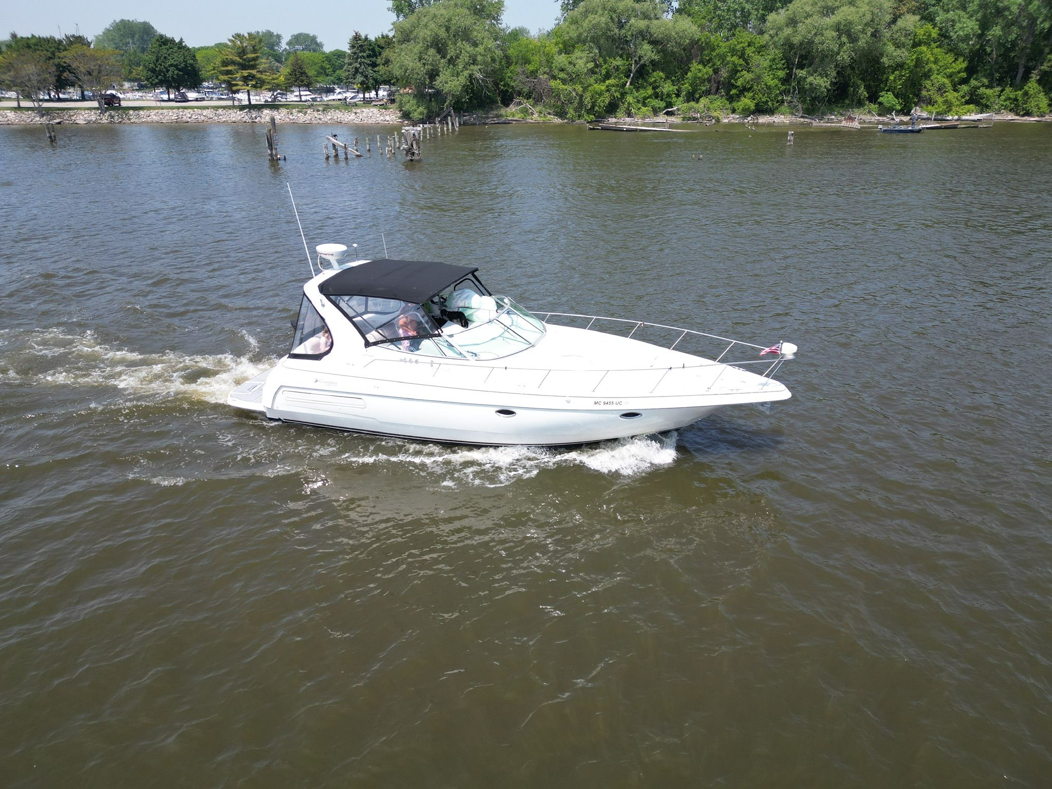 1999 Cruisers Yachts 3575 Esprit