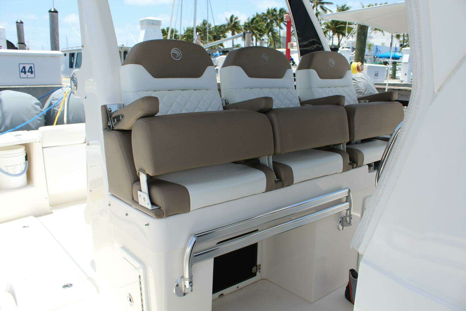 2016 Edgewater 370 - Image 10