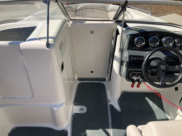 2009 Yamaha Boats AR230 HO - 17