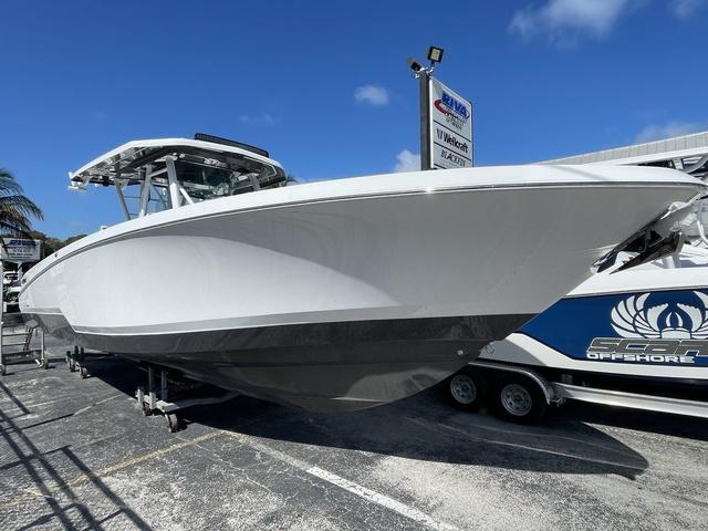 2023 Wellcraft 352 Fisherman